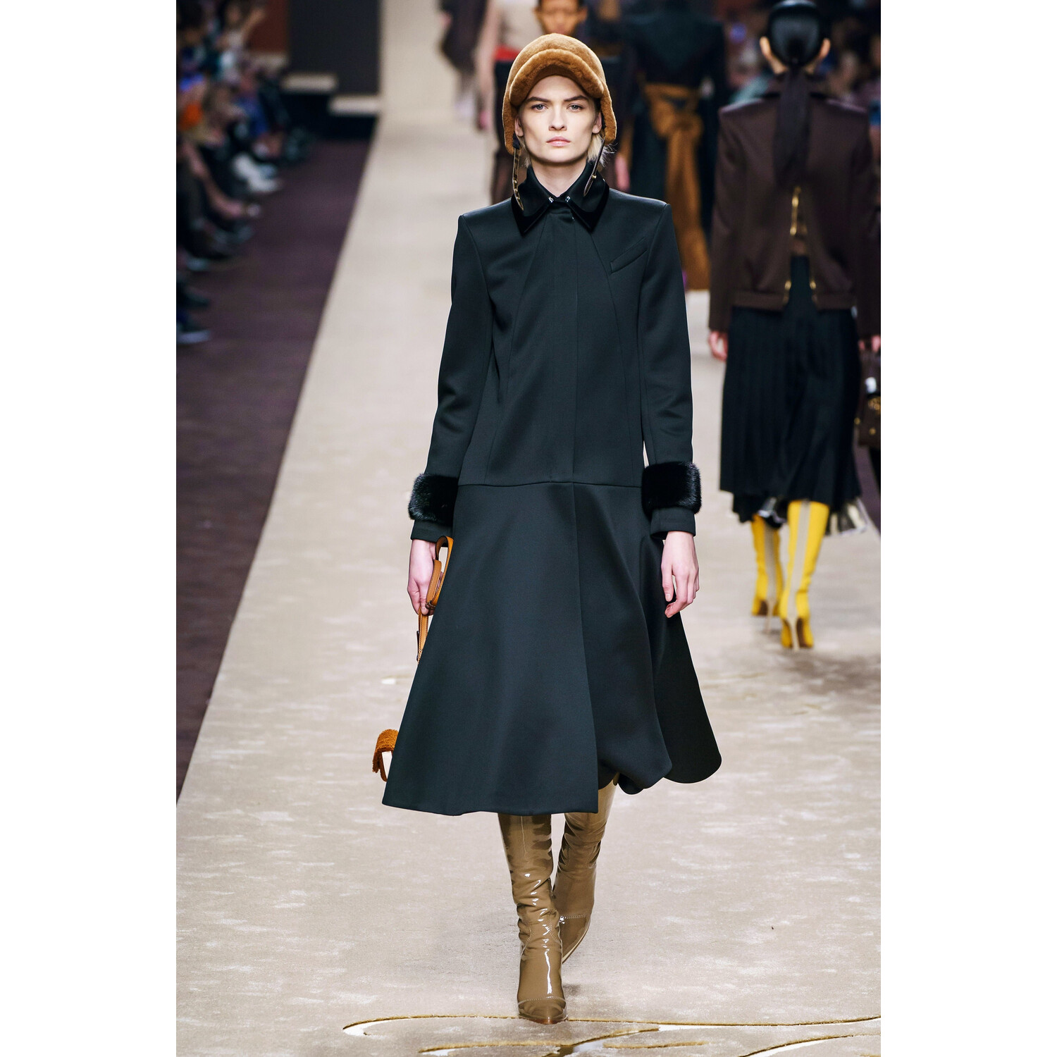 Фото Fendi Fall 2019 Ready-to-Wear / Fendi осень 2019 / Неделя моды: Милан