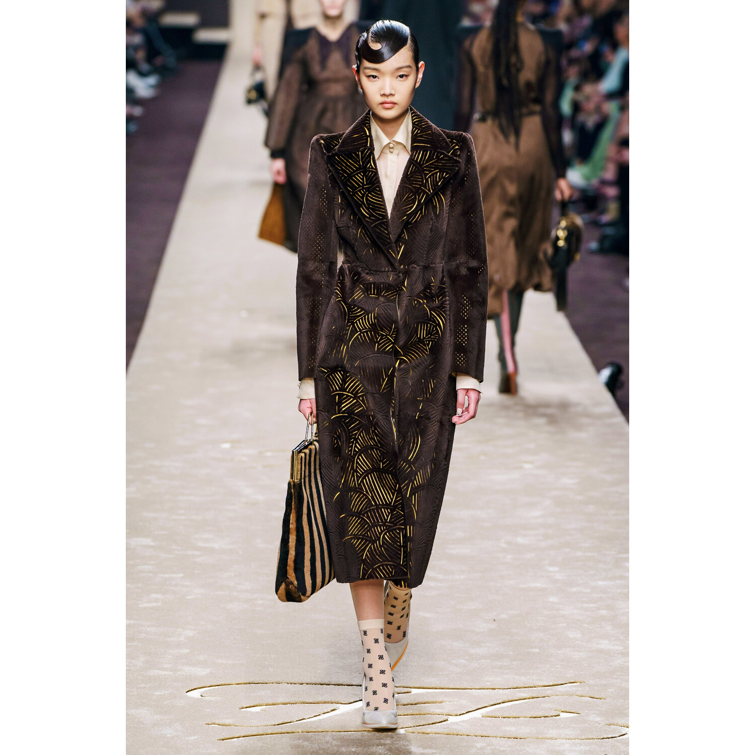 Фото Fendi Fall 2019 Ready-to-Wear / Fendi осень 2019 / Неделя моды: Милан