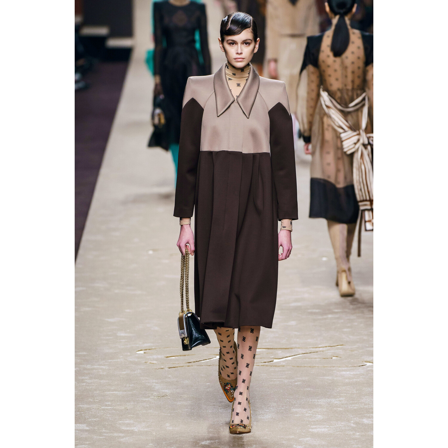 Фото Fendi Fall 2019 Ready-to-Wear / Fendi осень 2019 / Неделя моды: Милан