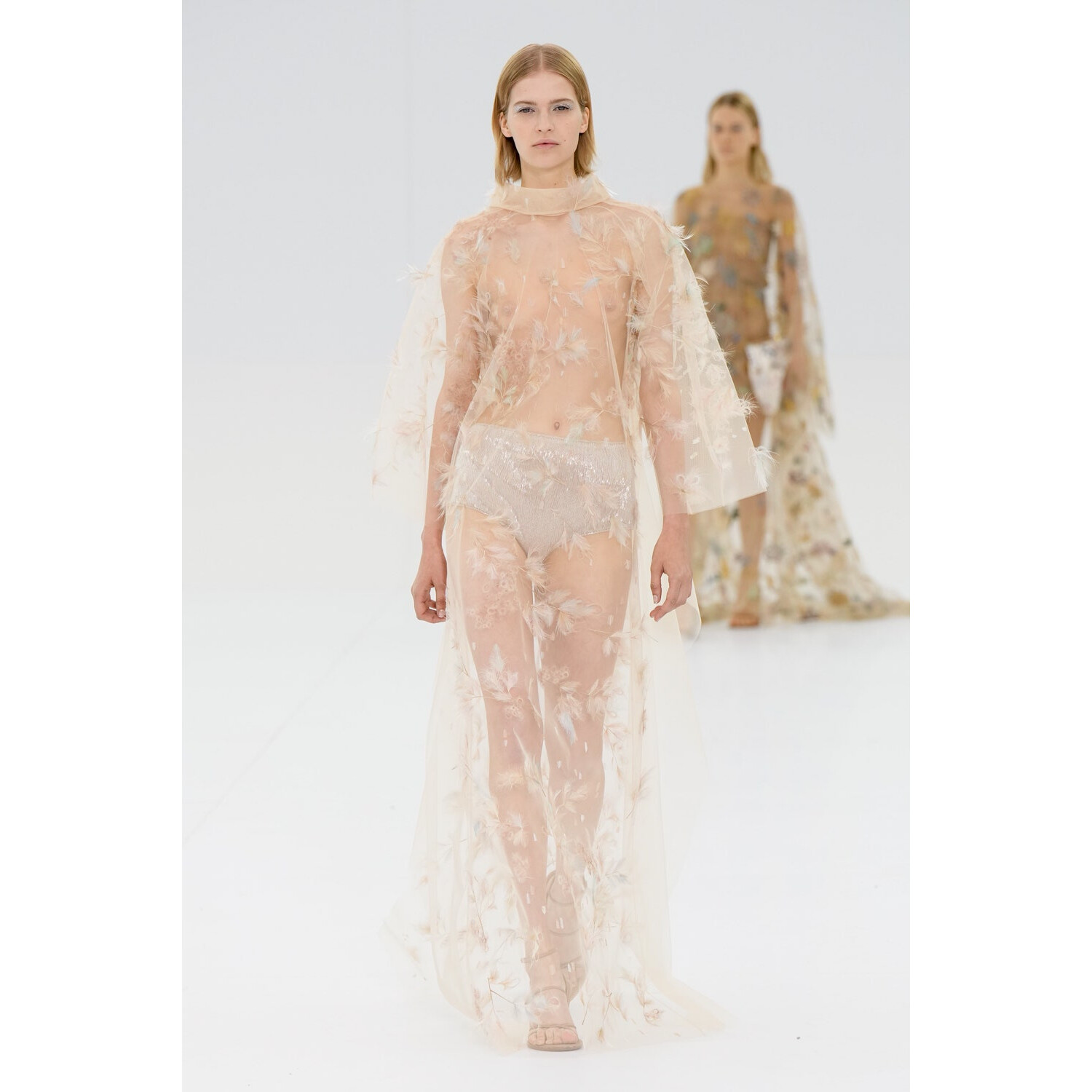 Фото Fendi Couture коллекция осень 2022 / Fendi Couture Fall 2022