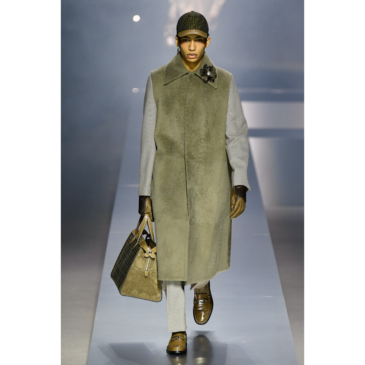 Фото Fendi Menswear Fall 2022 Collection / Fendi осень-зима 2022/2023