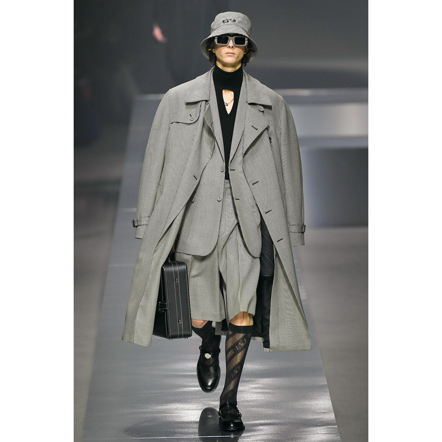 Фото Fendi Menswear Fall 2022 Collection / Fendi осень-зима 2022/2023