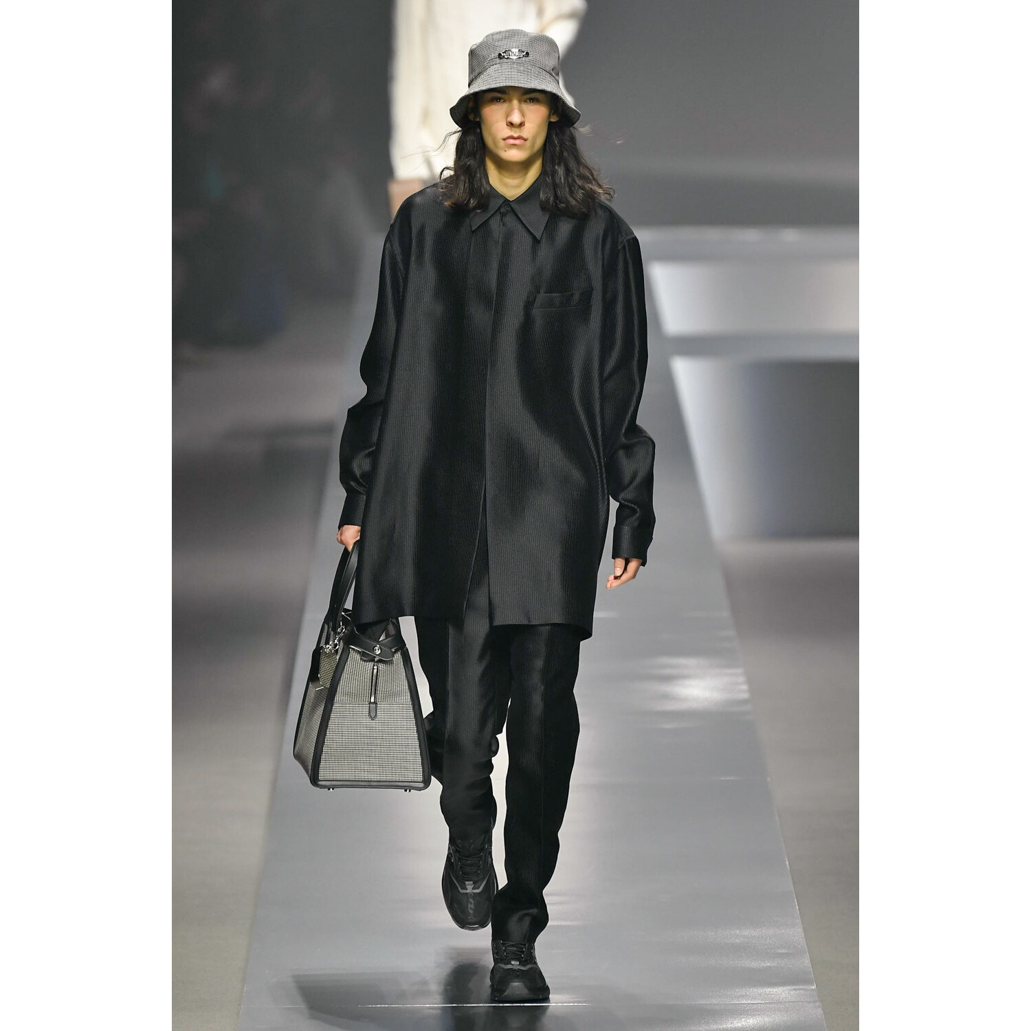 Фото Fendi Menswear Fall 2022 Collection / Fendi осень-зима 2022/2023
