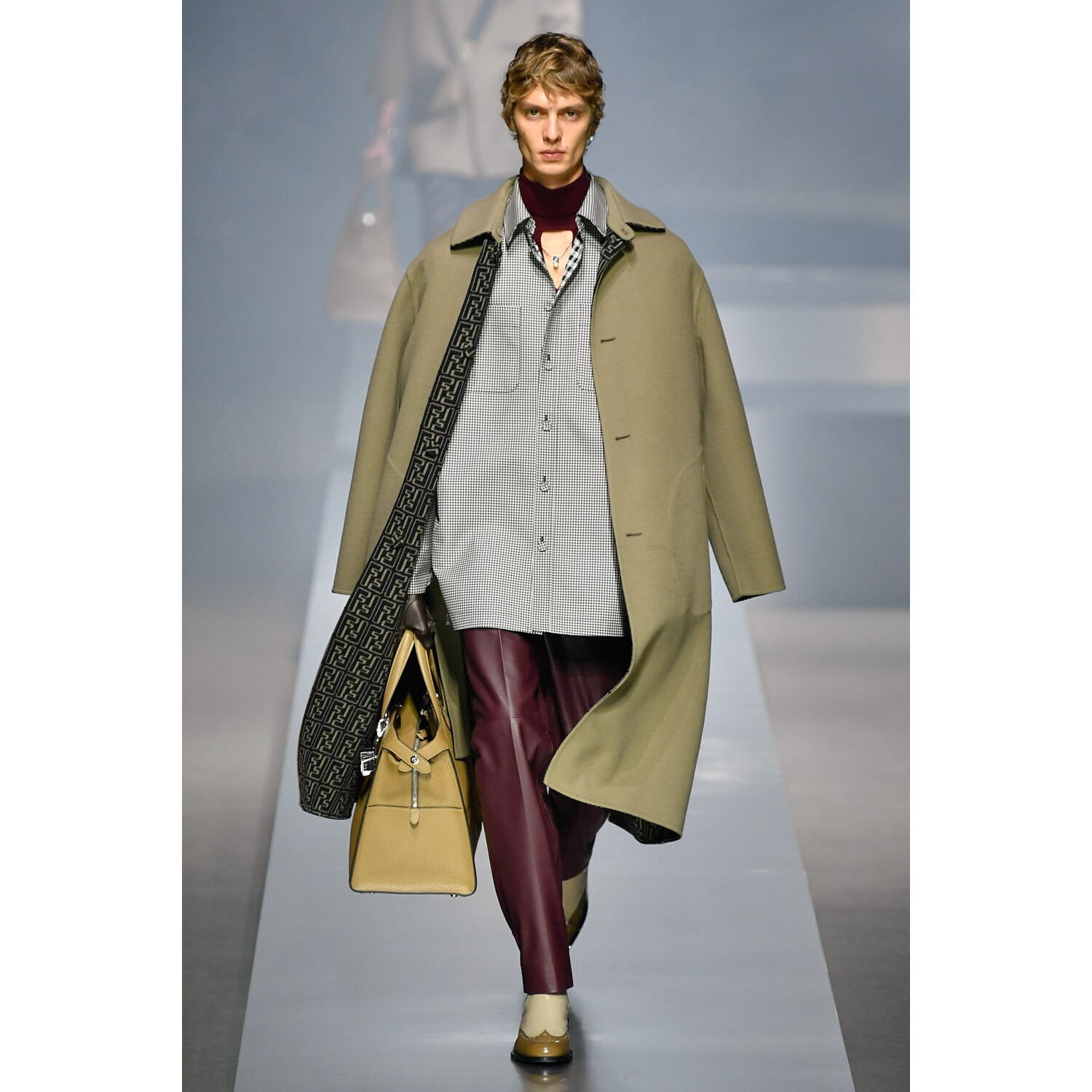 Фото Fendi Menswear Fall 2022 Collection / Fendi осень-зима 2022/2023