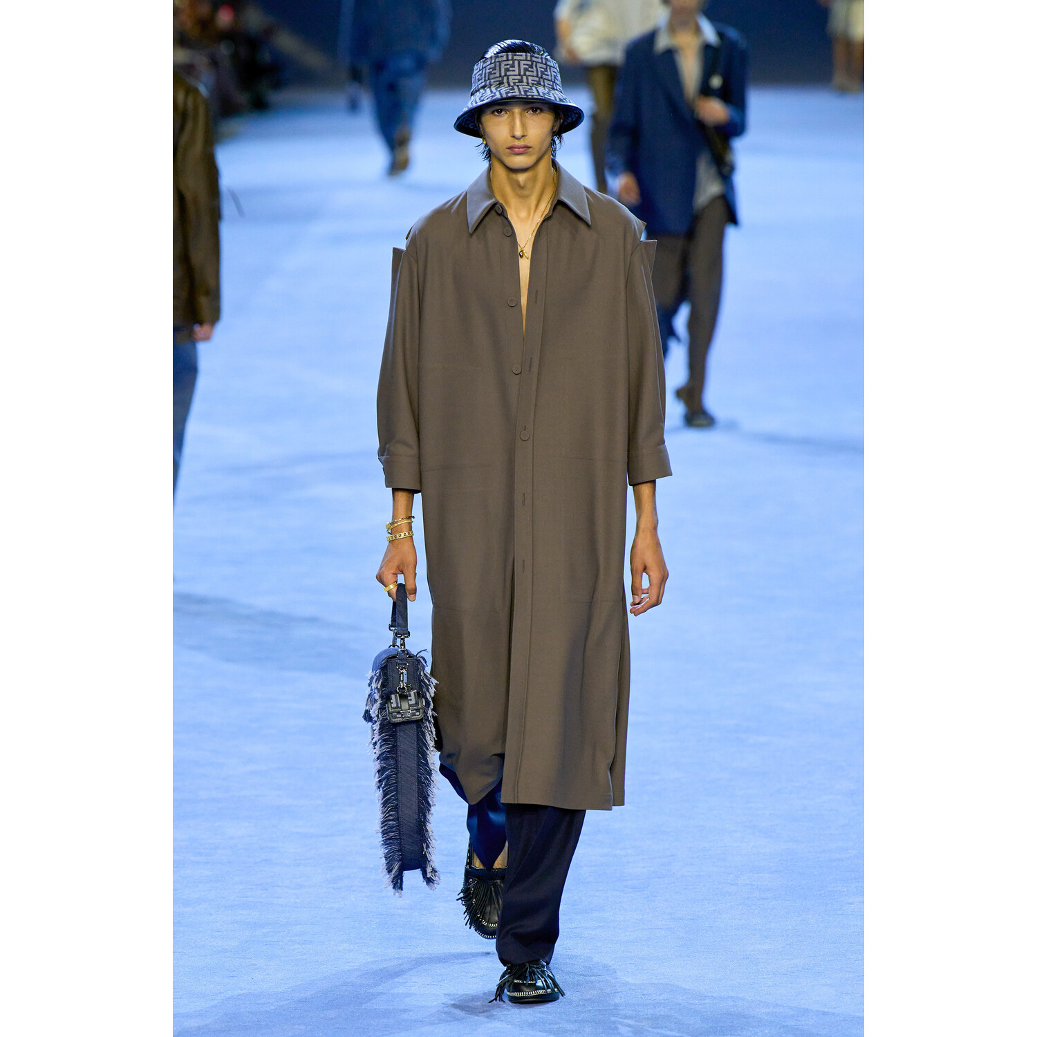 Фото Fendi Menswear Spring 2023 / Fendi мужская коллекция весна-лето 2023