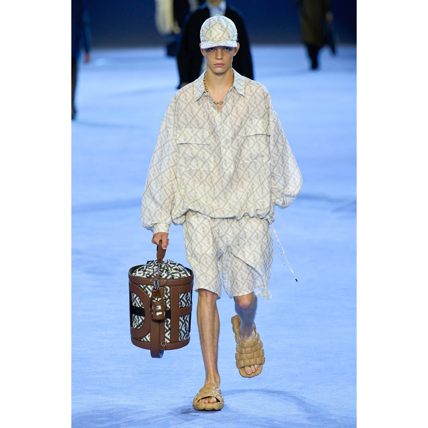 Фото Fendi Menswear Spring 2023 / Fendi мужская коллекция весна-лето 2023