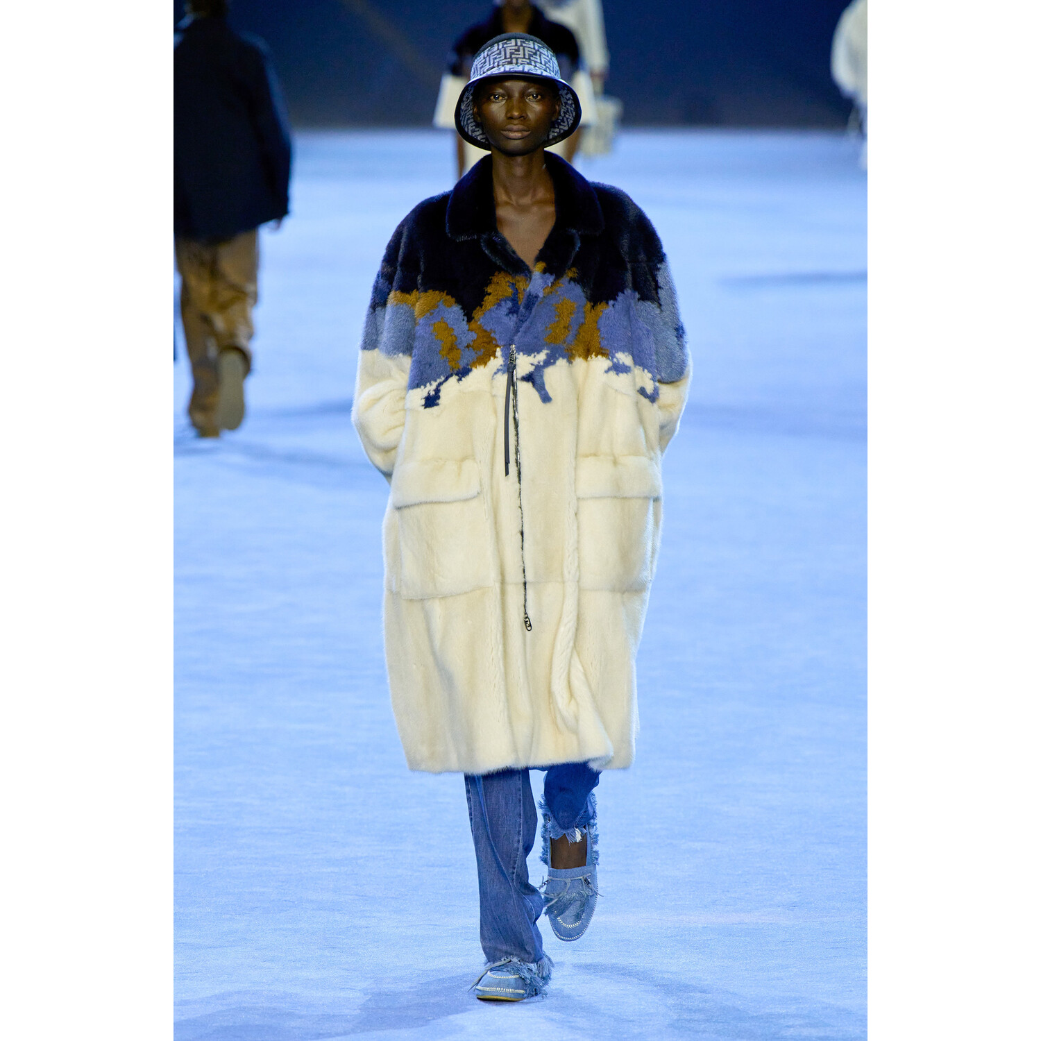 Фото Fendi Menswear Spring 2023 / Fendi мужская коллекция весна-лето 2023