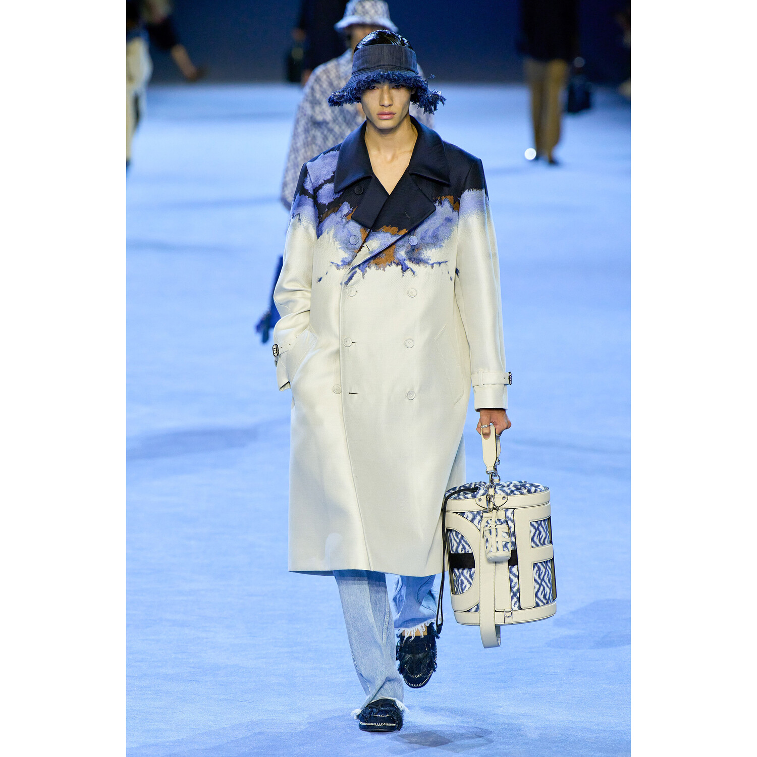 Фото Fendi Menswear Spring 2023 / Fendi мужская коллекция весна-лето 2023