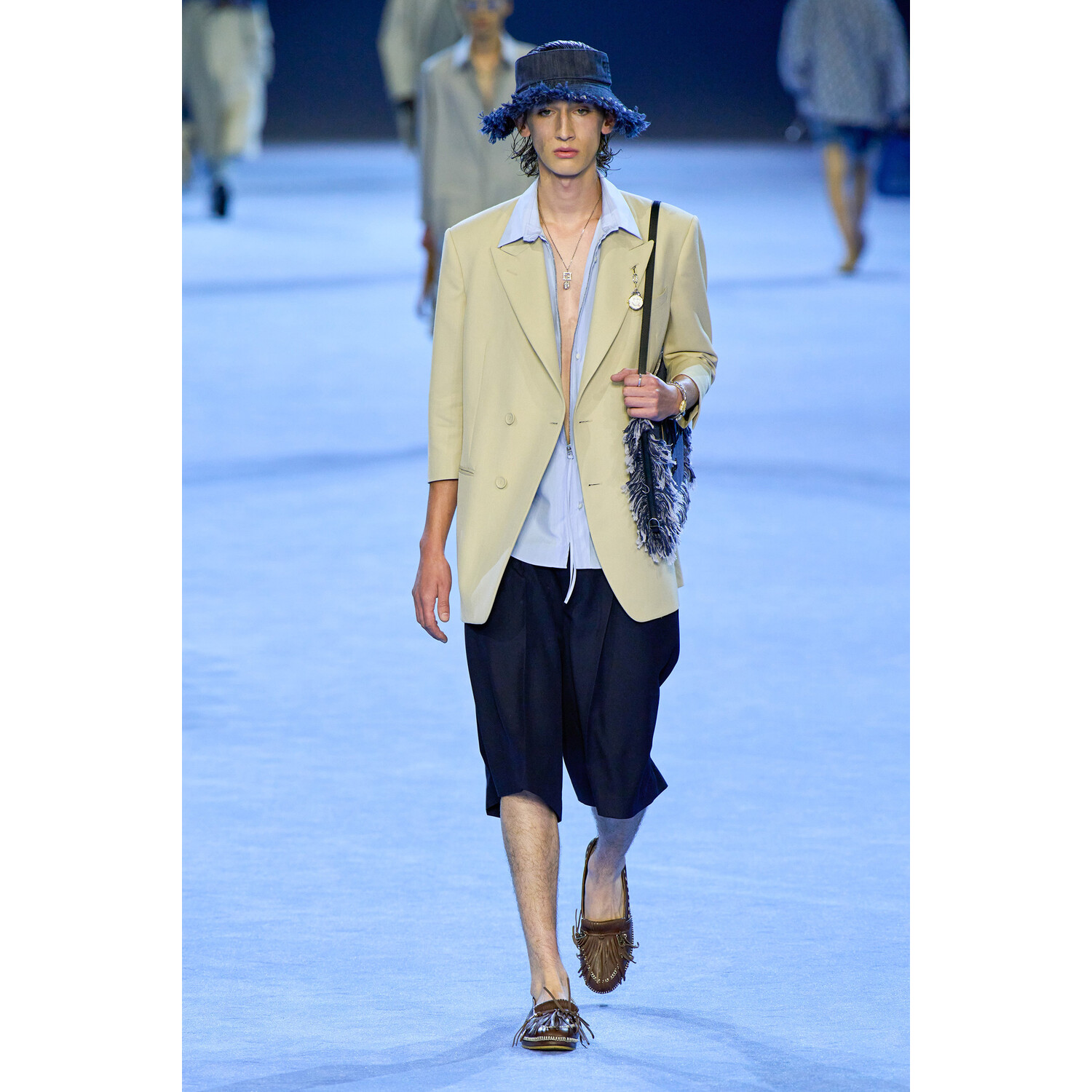 Фото Fendi Menswear Spring 2023 / Fendi мужская коллекция весна-лето 2023