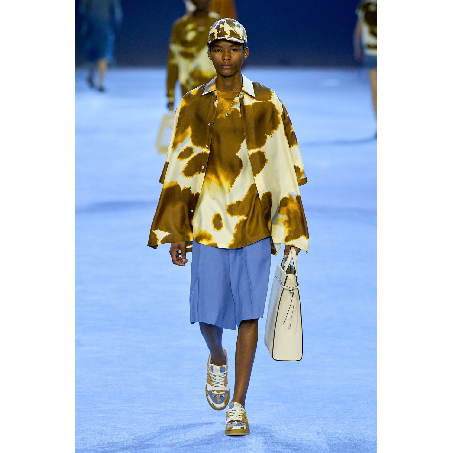 Фото Fendi Menswear Spring 2023 / Fendi мужская коллекция весна-лето 2023