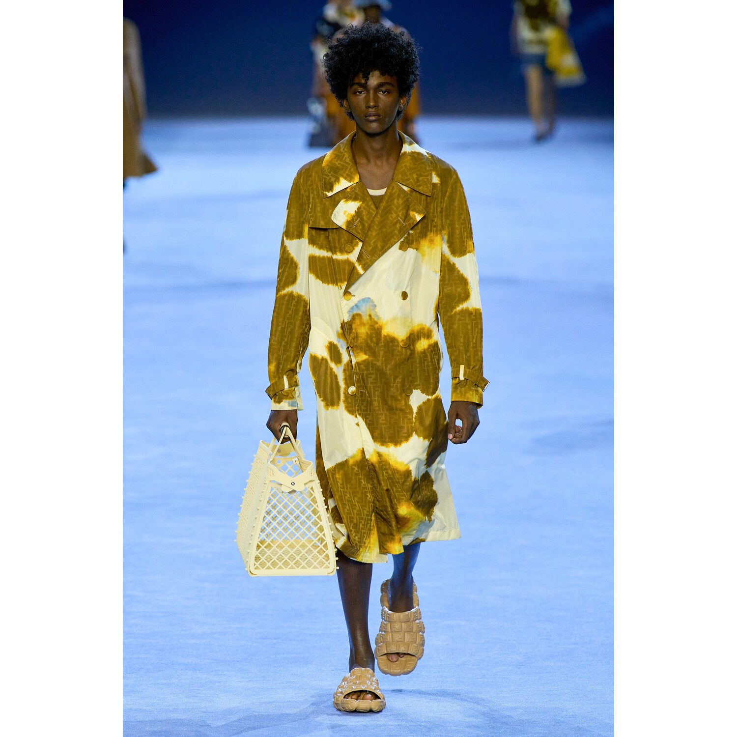 Фото Fendi Menswear Spring 2023 / Fendi мужская коллекция весна-лето 2023