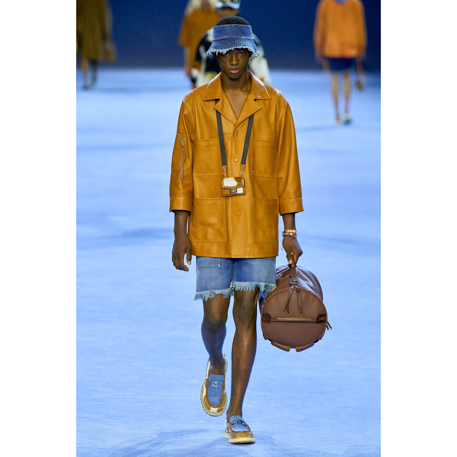 Фото Fendi Menswear Spring 2023 / Fendi мужская коллекция весна-лето 2023