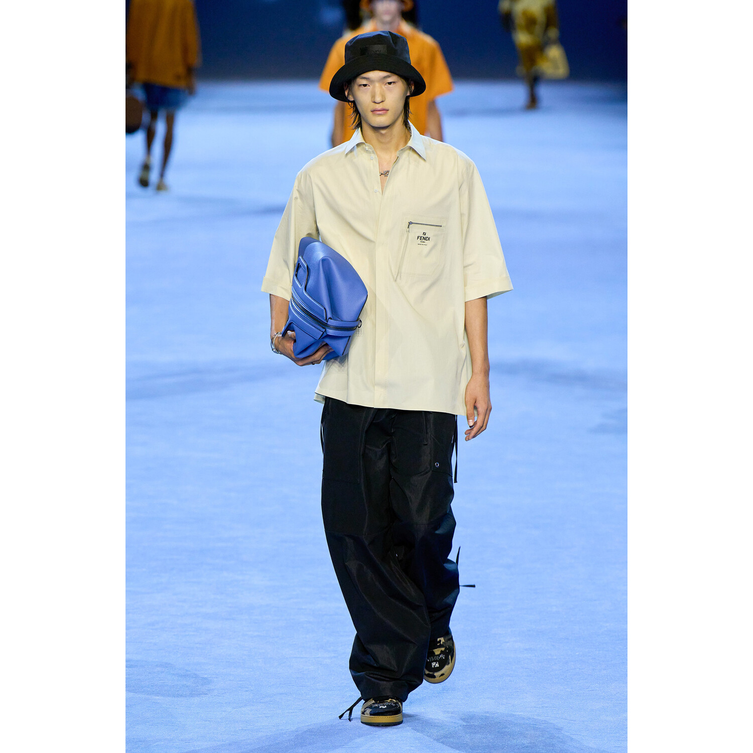 Фото Fendi Menswear Spring 2023 / Fendi мужская коллекция весна-лето 2023