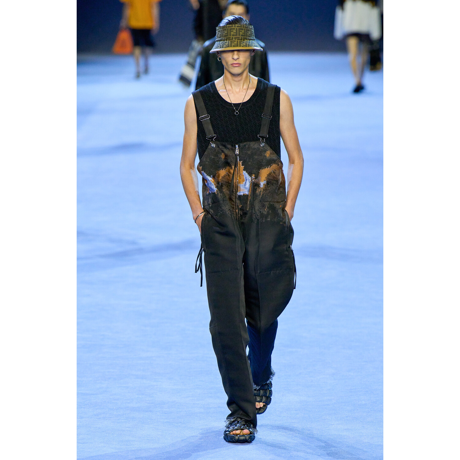 Фото Fendi Menswear Spring 2023 / Fendi мужская коллекция весна-лето 2023