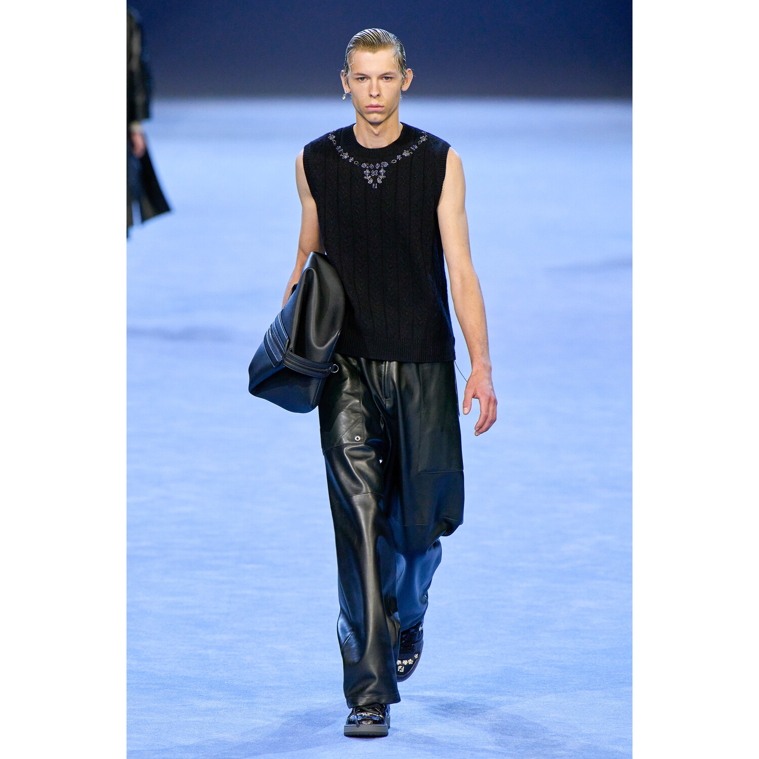 Фото Fendi Menswear Spring 2023 / Fendi мужская коллекция весна-лето 2023