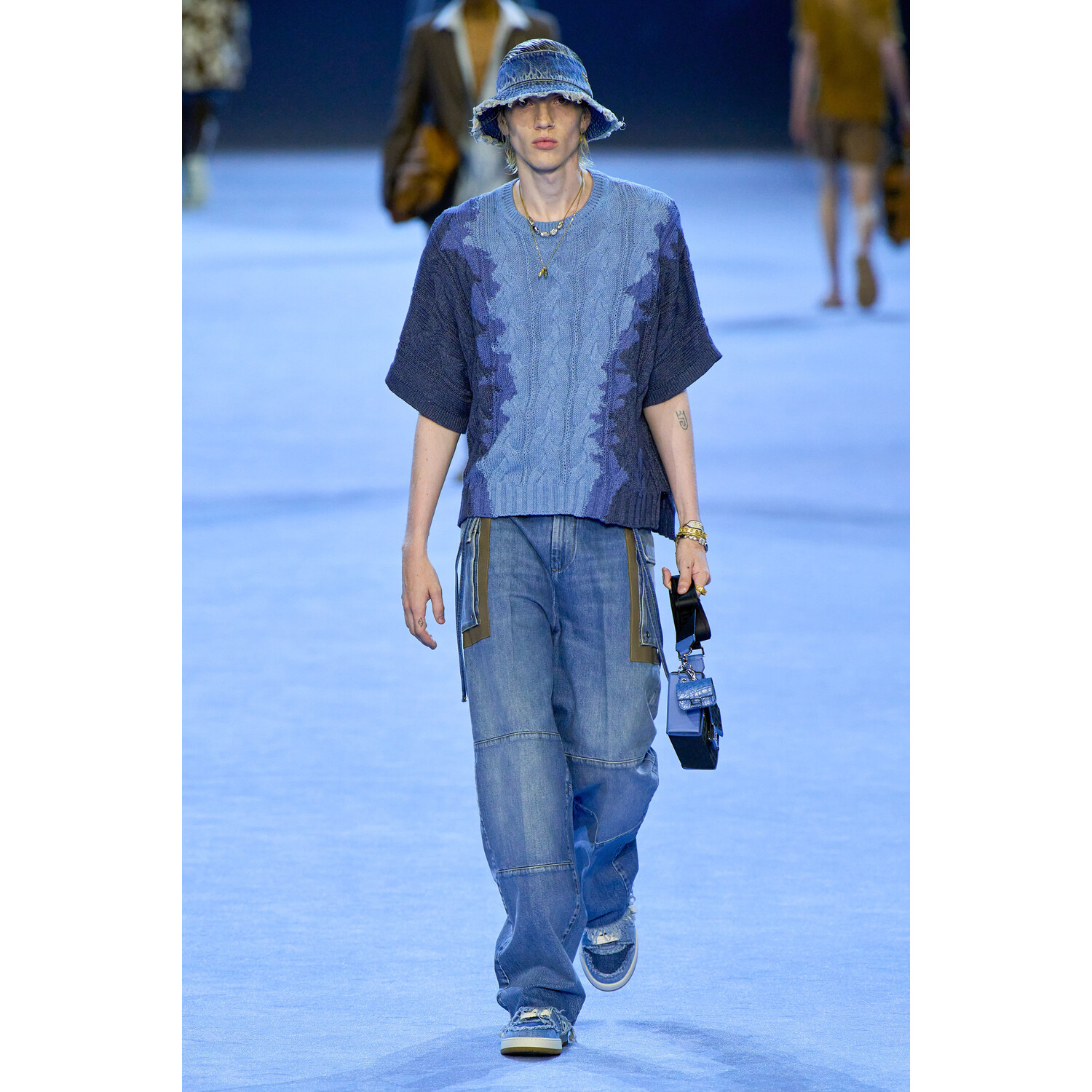 Фото Fendi Menswear Spring 2023 / Fendi мужская коллекция весна-лето 2023