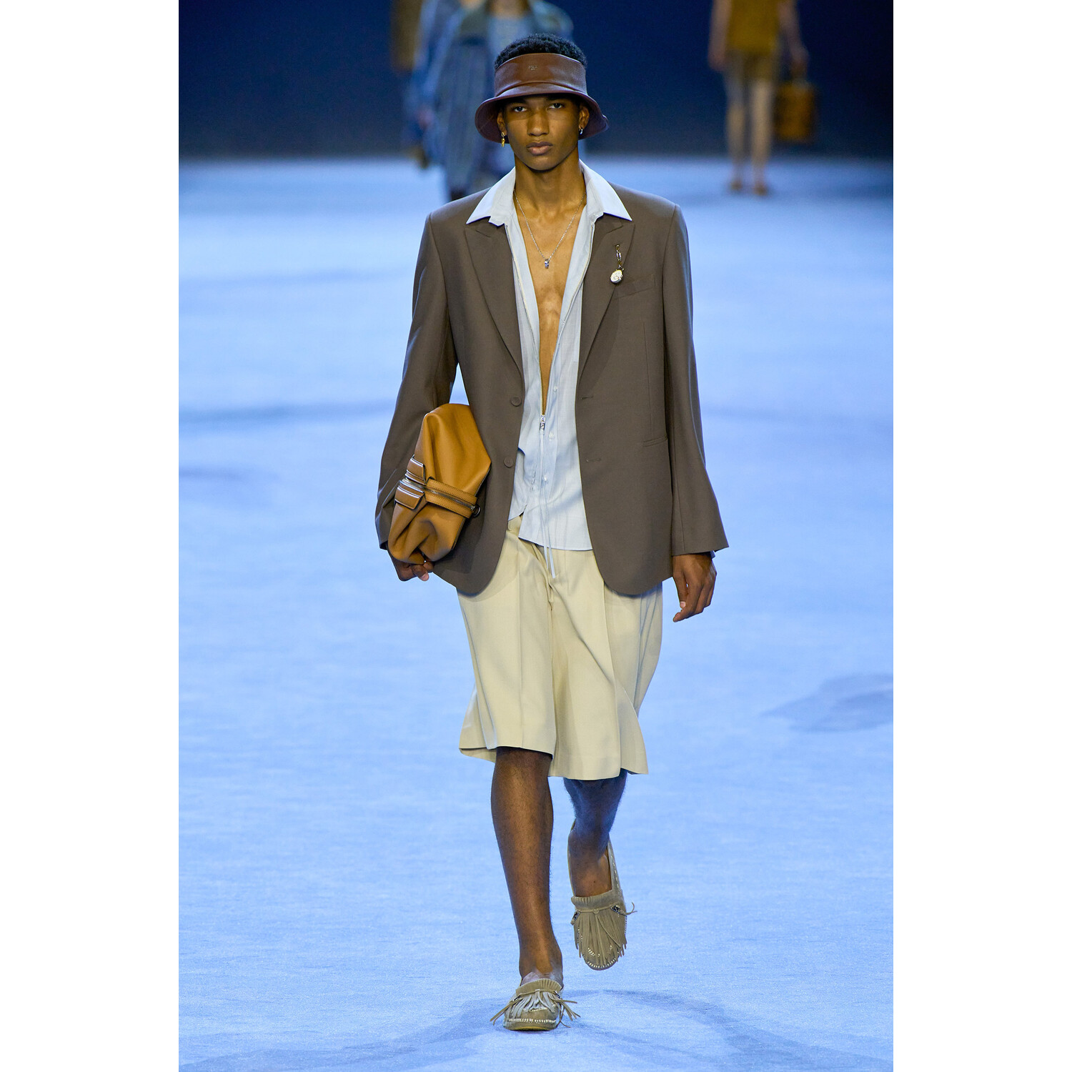 Фото Fendi Menswear Spring 2023 / Fendi мужская коллекция весна-лето 2023