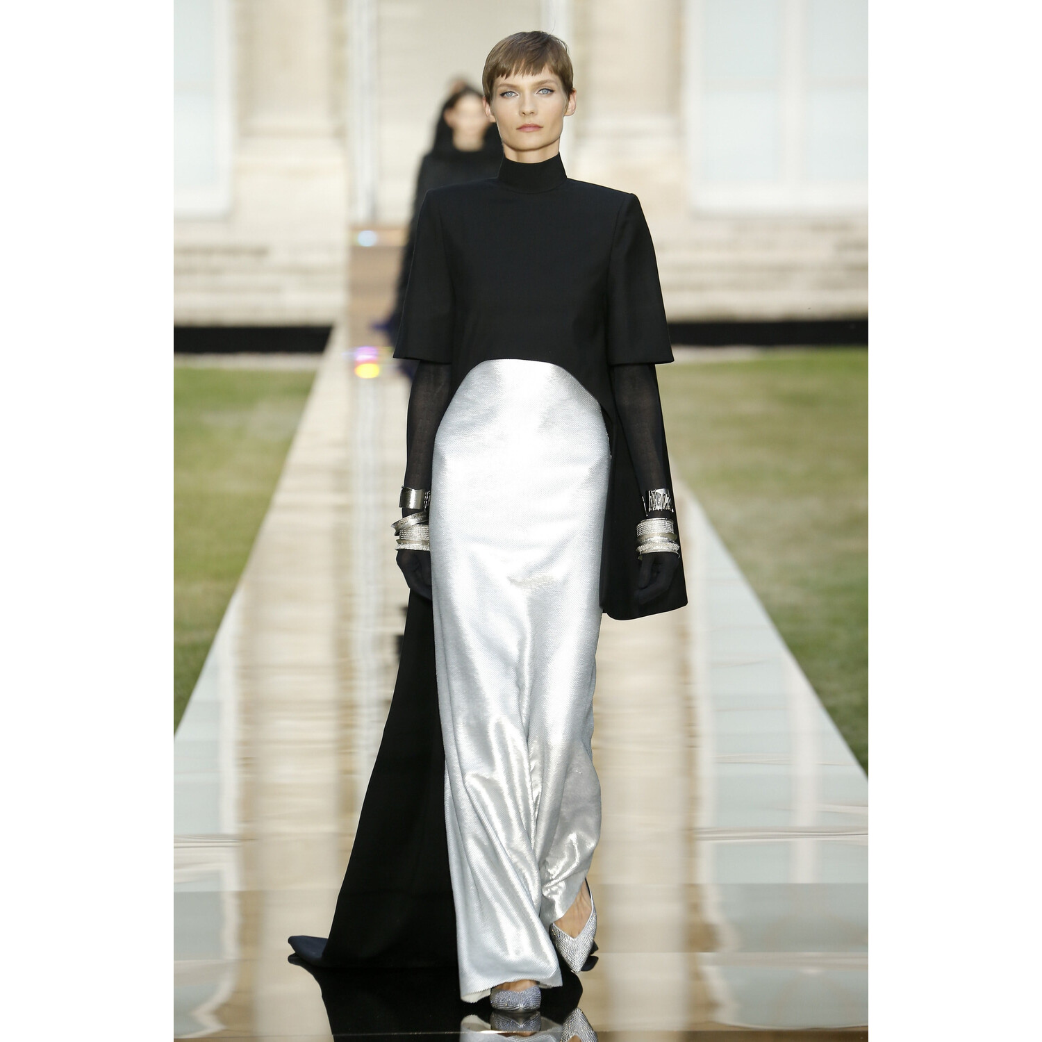 Фото Givenchy Fall 2018 Couture Collection / Живанши Осень 2018 Кутюр коллекция