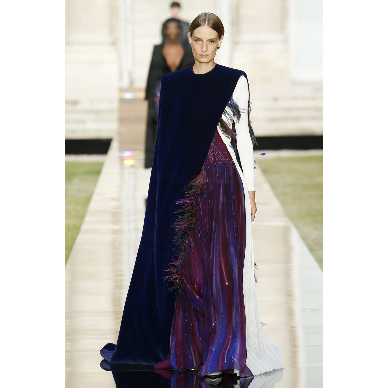 Фото Givenchy Fall 2018 Couture Collection / Живанши Осень 2018 Кутюр коллекция