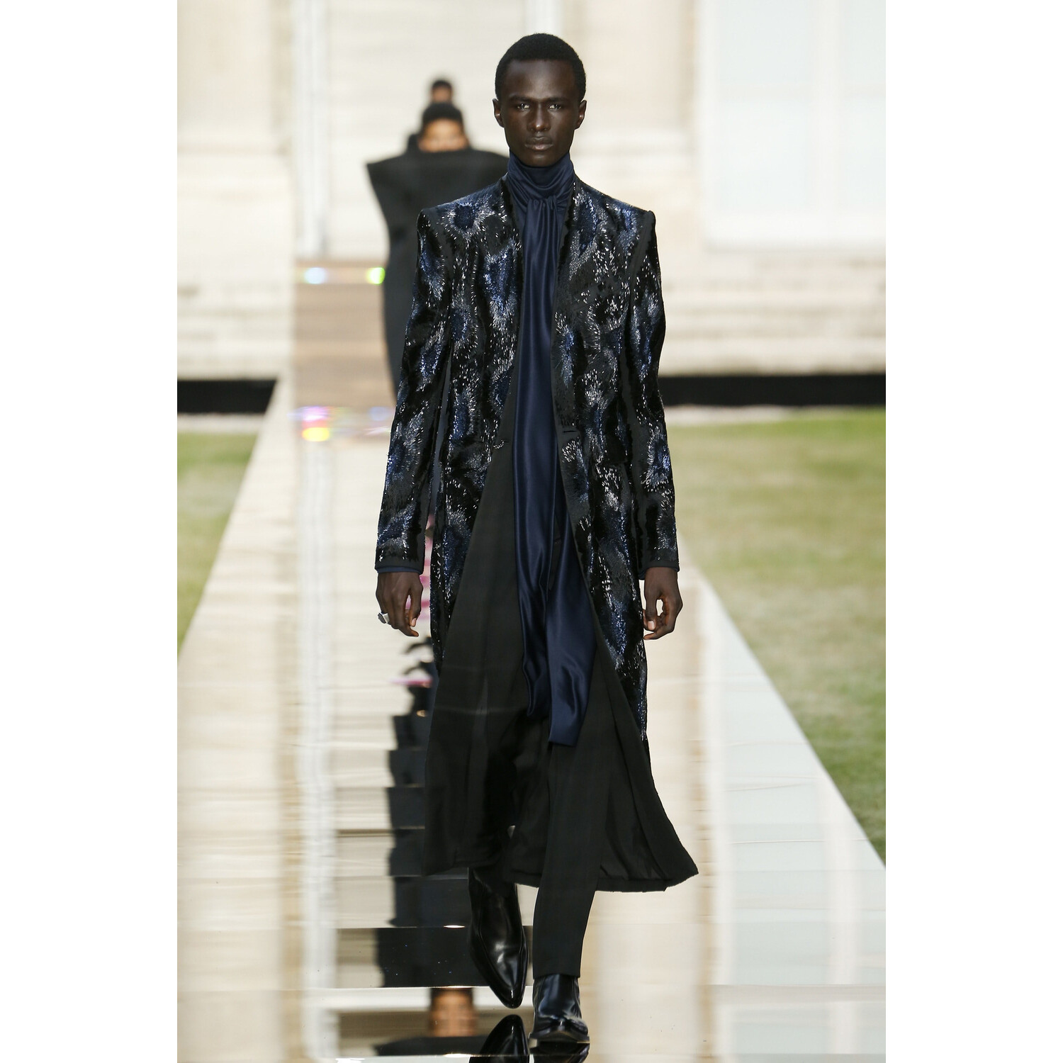 Фото Givenchy Fall 2018 Couture Collection / Живанши Осень 2018 Кутюр коллекция