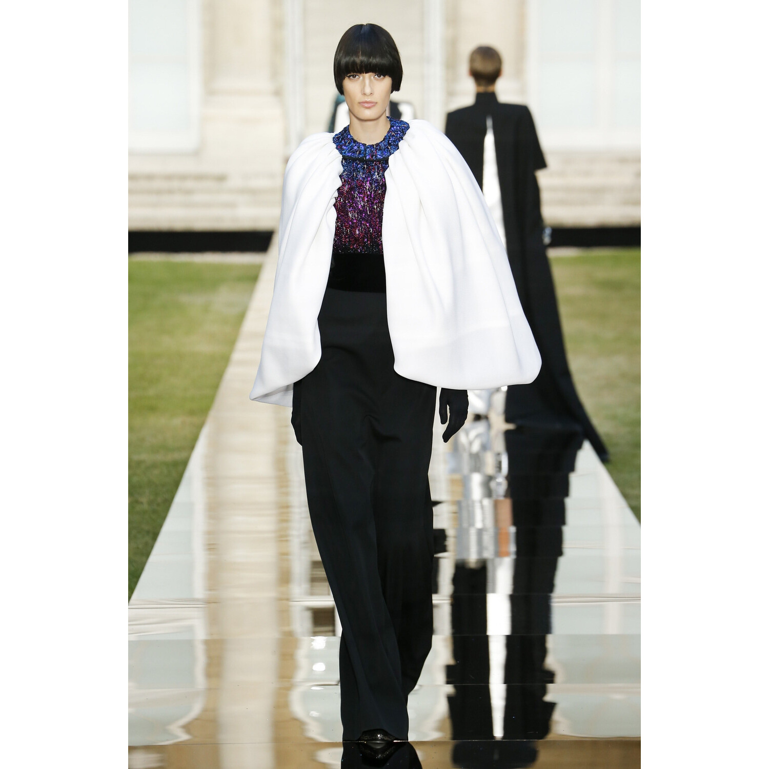 Фото Givenchy Fall 2018 Couture Collection / Живанши Осень 2018 Кутюр коллекция