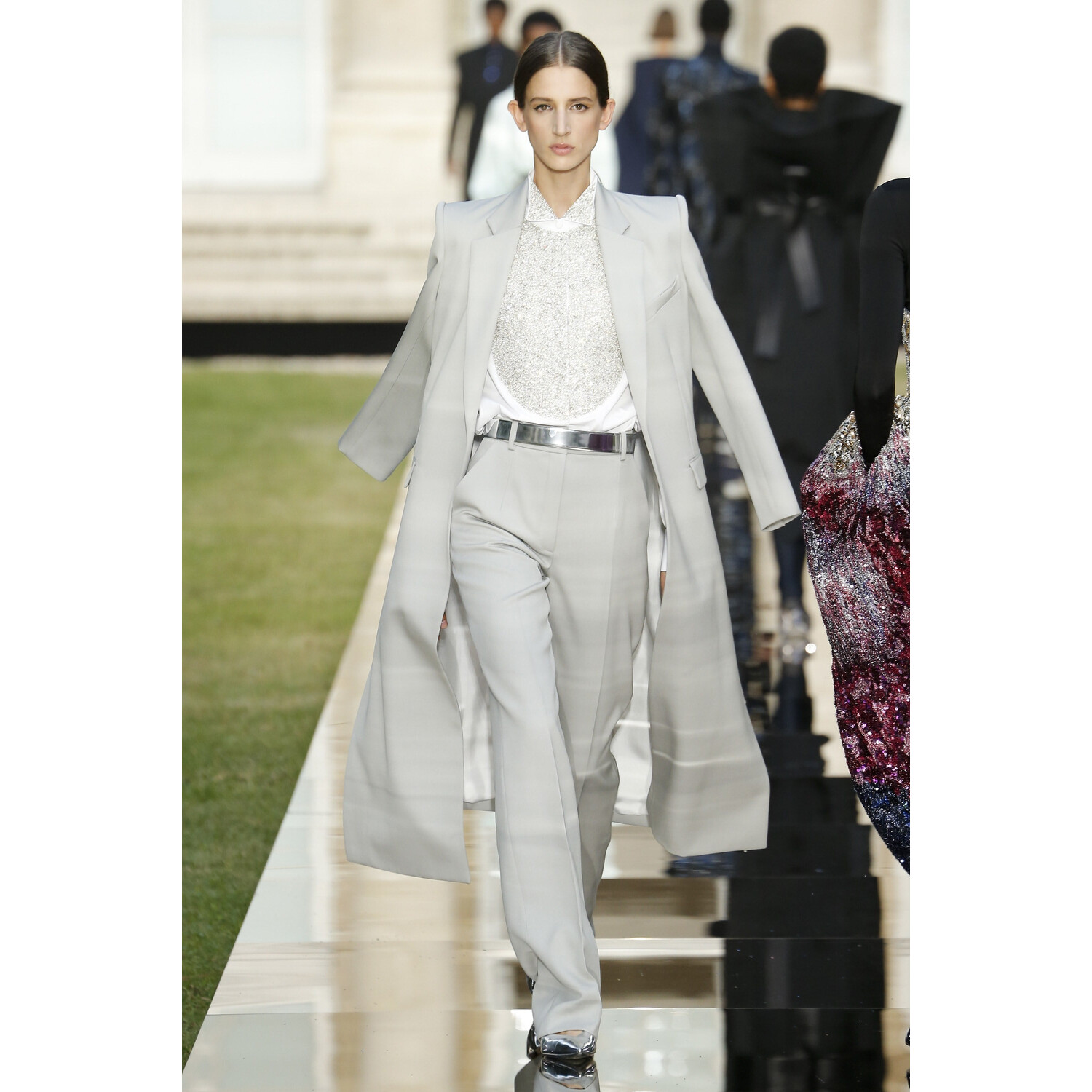 Фото Givenchy Fall 2018 Couture Collection / Живанши Осень 2018 Кутюр коллекция