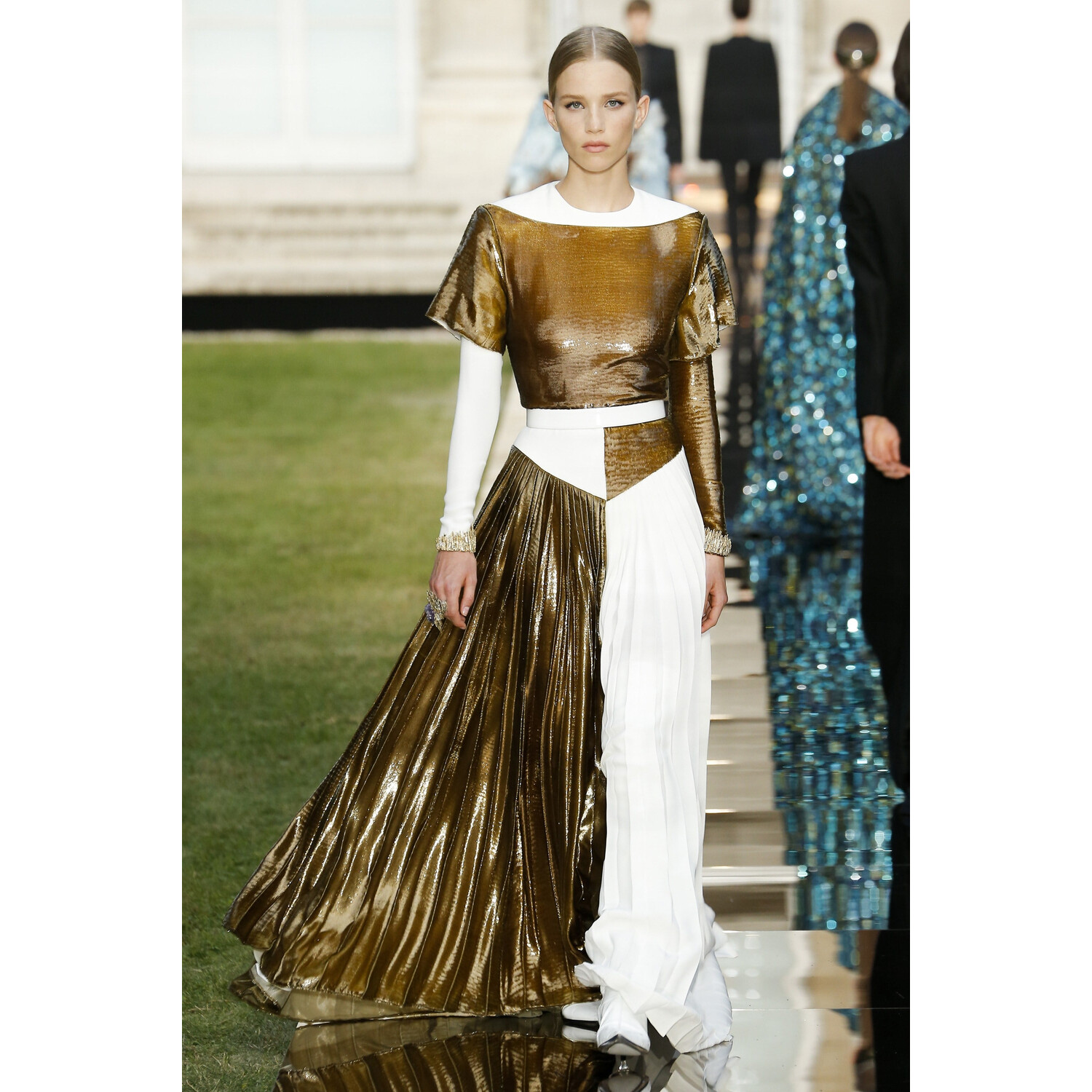 Фото Givenchy Fall 2018 Couture Collection / Живанши Осень 2018 Кутюр коллекция