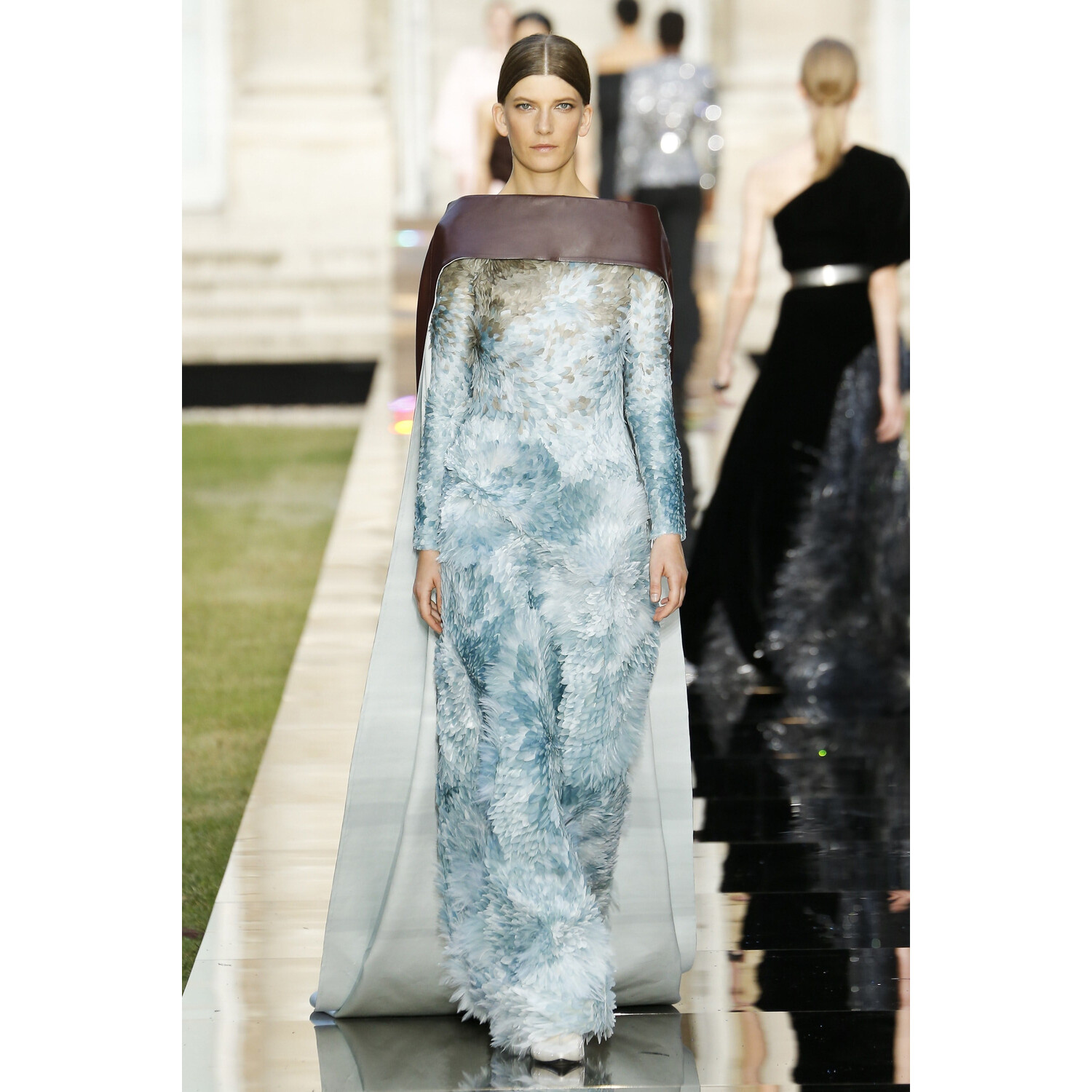 Фото Givenchy Fall 2018 Couture Collection / Живанши Осень 2018 Кутюр коллекция