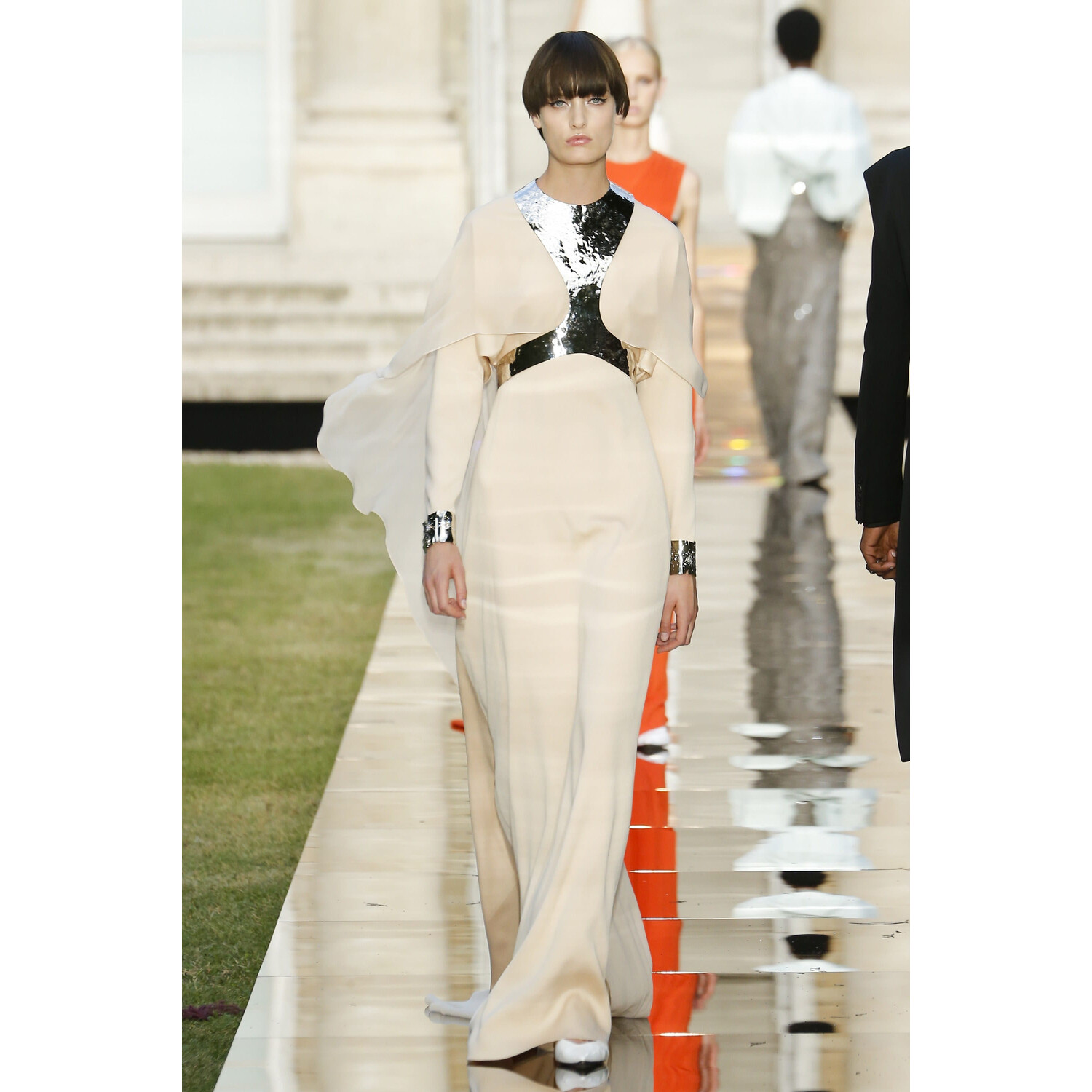 Фото Givenchy Fall 2018 Couture Collection / Живанши Осень 2018 Кутюр коллекция