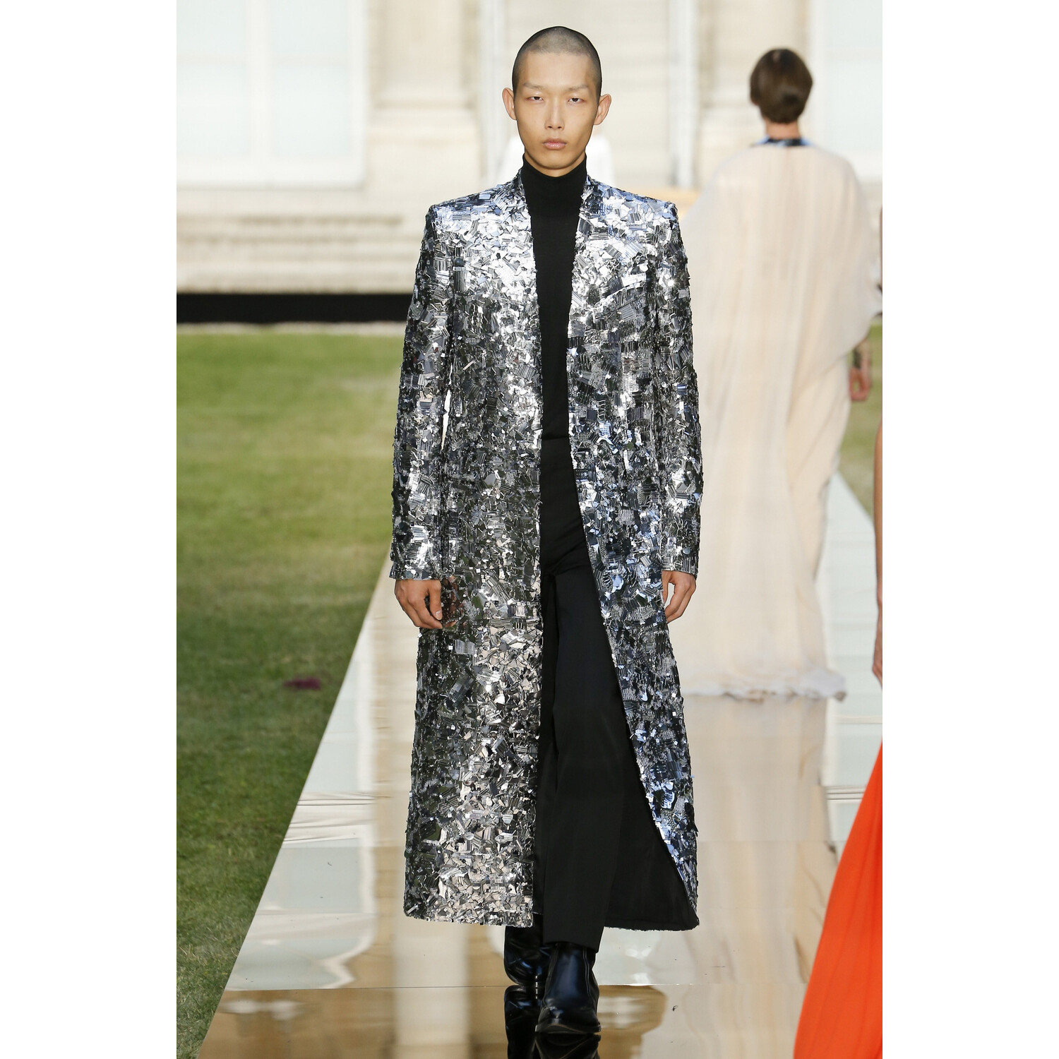 Фото Givenchy Fall 2018 Couture Collection / Живанши Осень 2018 Кутюр коллекция