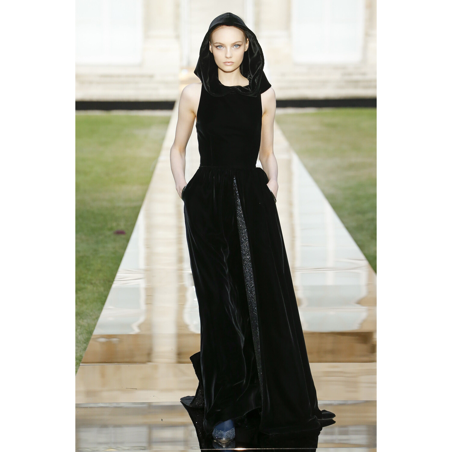 Фото Givenchy Fall 2018 Couture Collection / Живанши Осень 2018 Кутюр коллекция