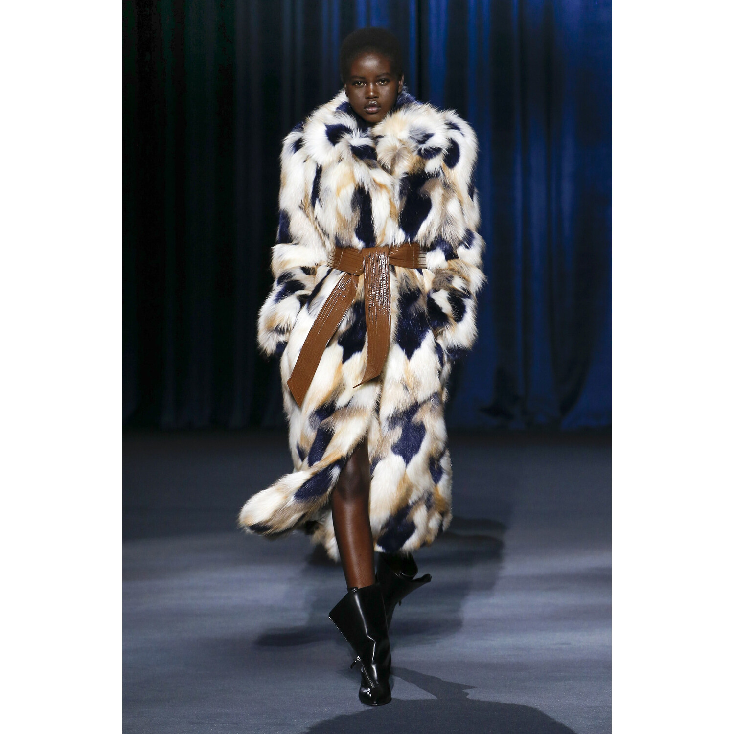 Фото Givenchy Fall 2018 Ready-to-Wear , Живанши осень зима 2018 , Fashion show , неделя моды в Париже , PFW , Mainstyles