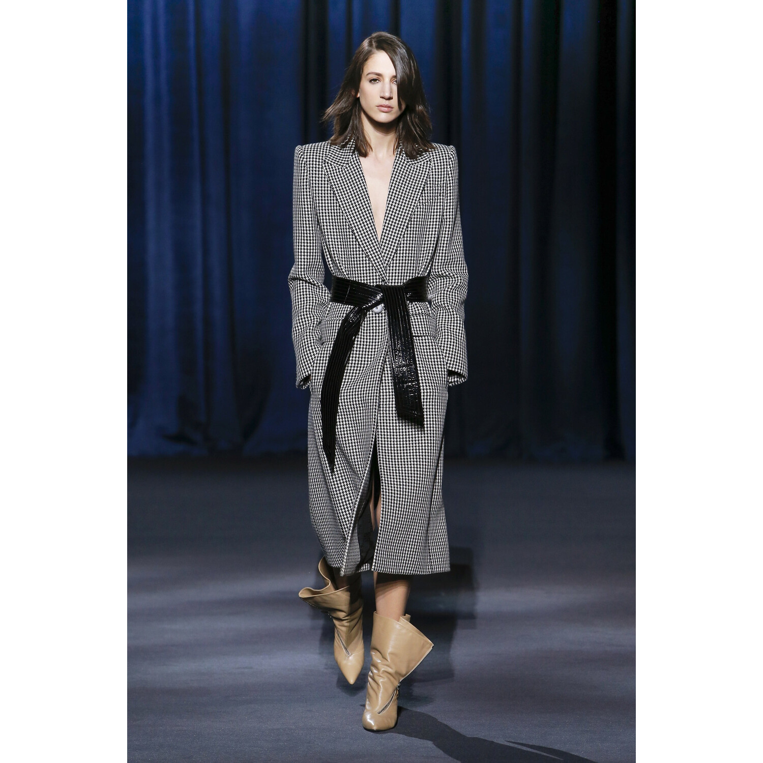Фото Givenchy Fall 2018 Ready-to-Wear , Живанши осень зима 2018 , Fashion show , неделя моды в Париже , PFW , Mainstyles