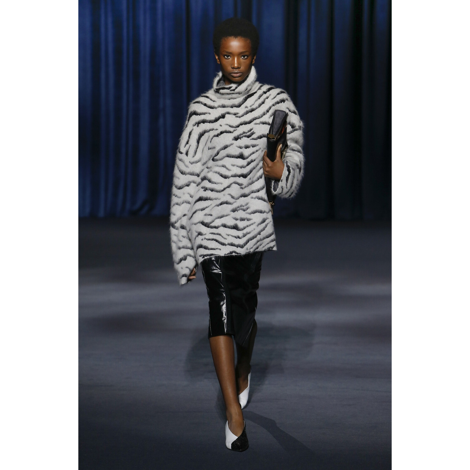 Фото Givenchy Fall 2018 Ready-to-Wear , Живанши осень зима 2018 , Fashion show , неделя моды в Париже , PFW , Mainstyles