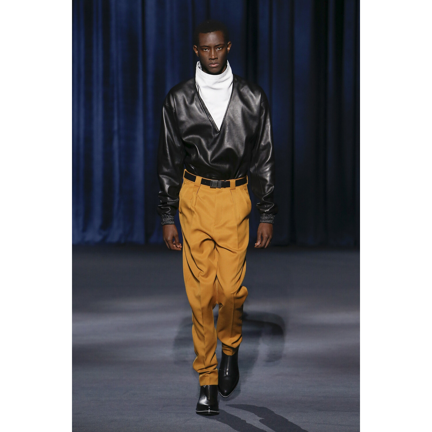 Фото Givenchy Fall 2018 Ready-to-Wear , Живанши осень зима 2018 , Fashion show , неделя моды в Париже , PFW , Mainstyles