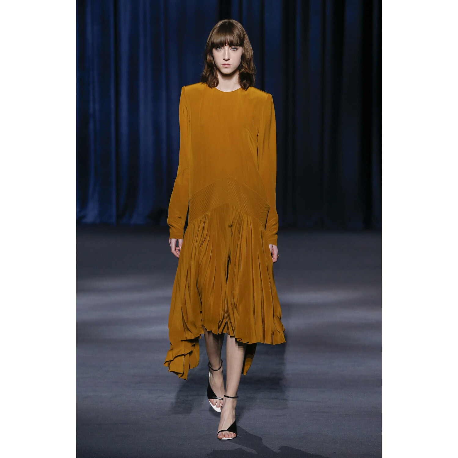 Фото Givenchy Fall 2018 Ready-to-Wear , Живанши осень зима 2018 , Fashion show , неделя моды в Париже , PFW , Mainstyles