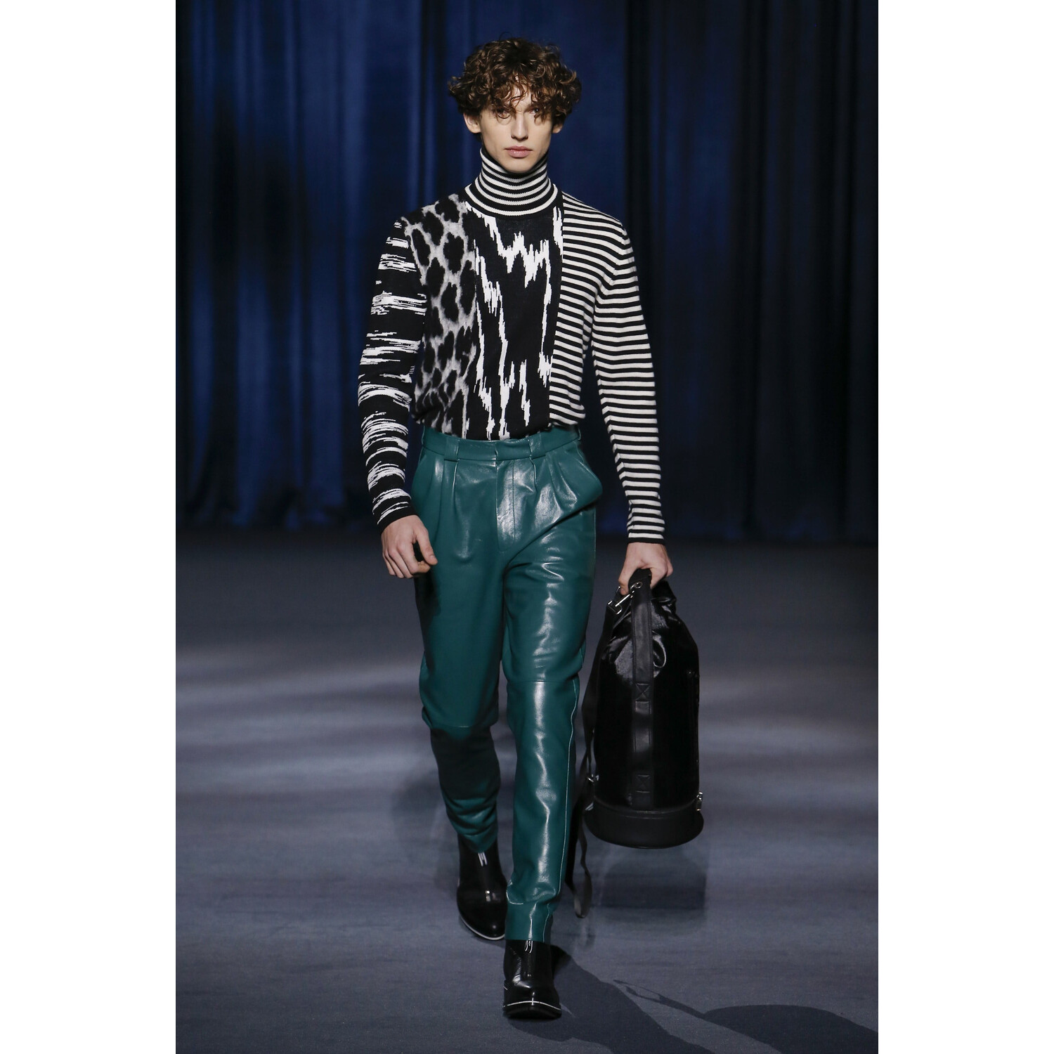 Фото Givenchy Fall 2018 Ready-to-Wear , Живанши осень зима 2018 , Fashion show , неделя моды в Париже , PFW , Mainstyles