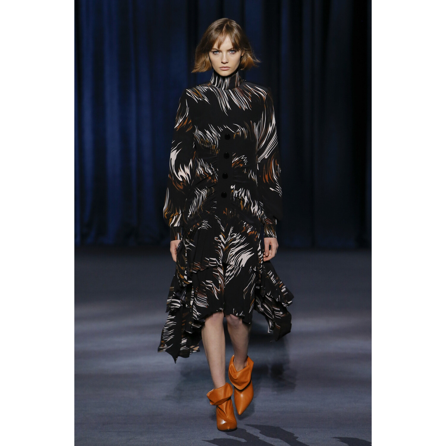 Фото Givenchy Fall 2018 Ready-to-Wear , Живанши осень зима 2018 , Fashion show , неделя моды в Париже , PFW , Mainstyles