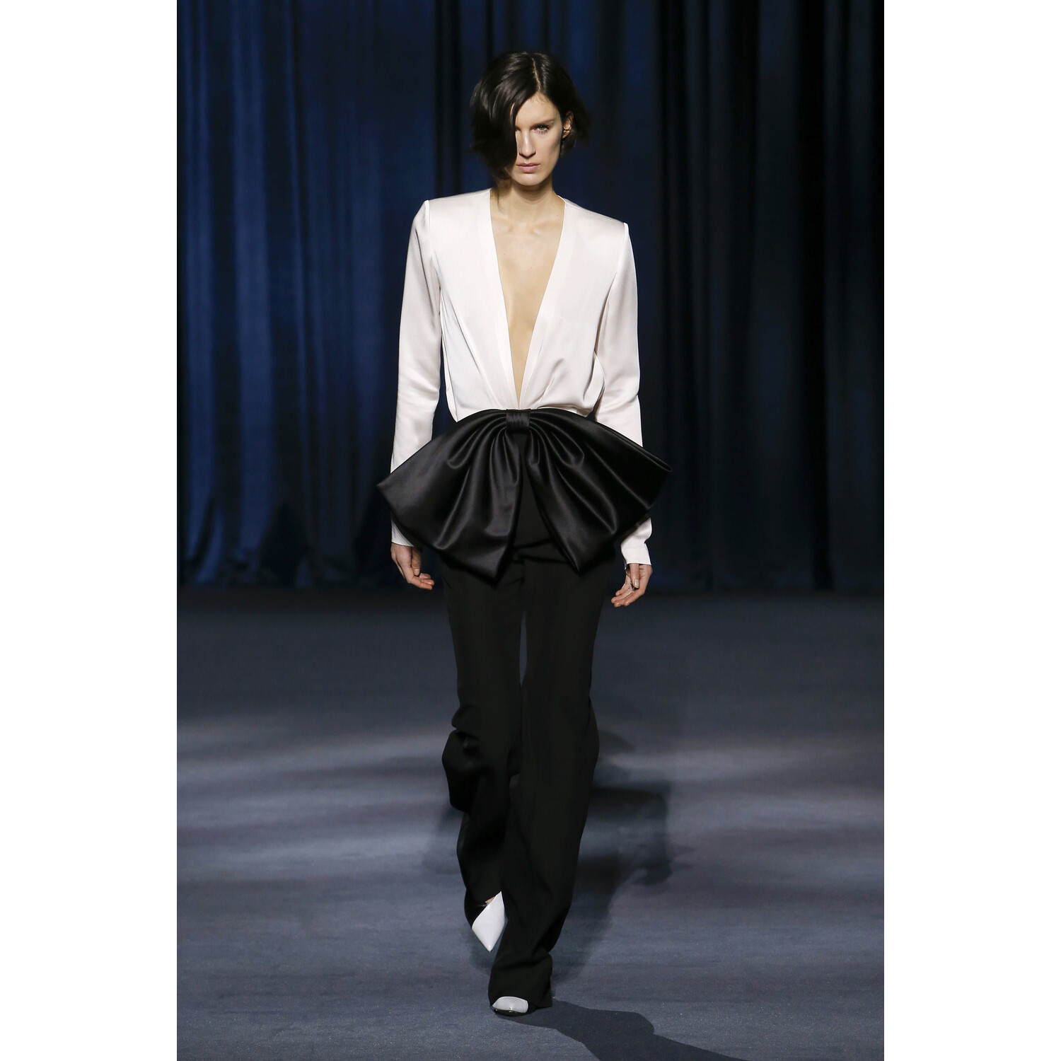 Фото Givenchy Fall 2018 Ready-to-Wear , Живанши осень зима 2018 , Fashion show , неделя моды в Париже , PFW , Mainstyles