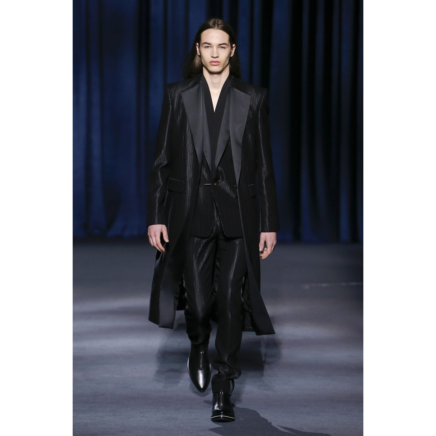 Фото Givenchy Fall 2018 Ready-to-Wear , Живанши осень зима 2018 , Fashion show , неделя моды в Париже , PFW , Mainstyles