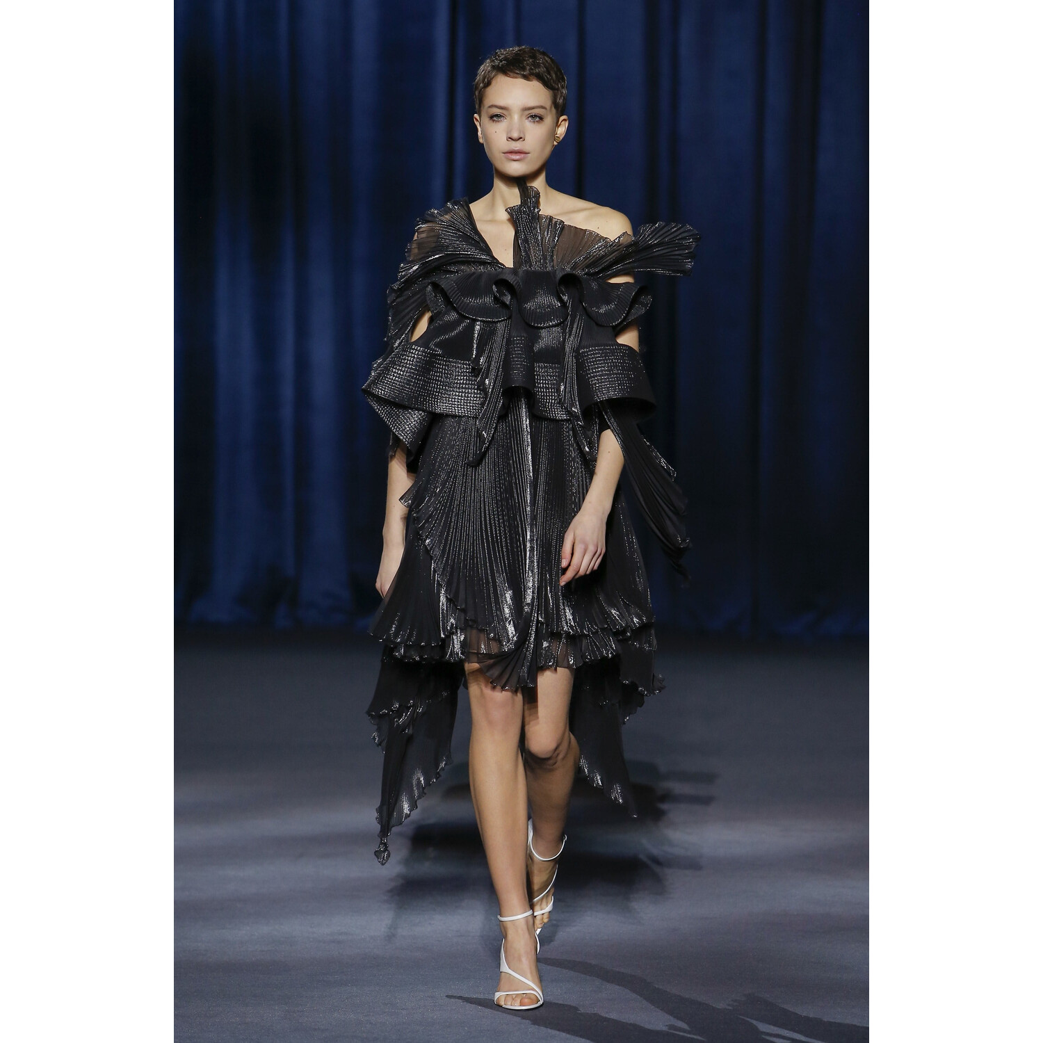 Фото Givenchy Fall 2018 Ready-to-Wear , Живанши осень зима 2018 , Fashion show , неделя моды в Париже , PFW , Mainstyles