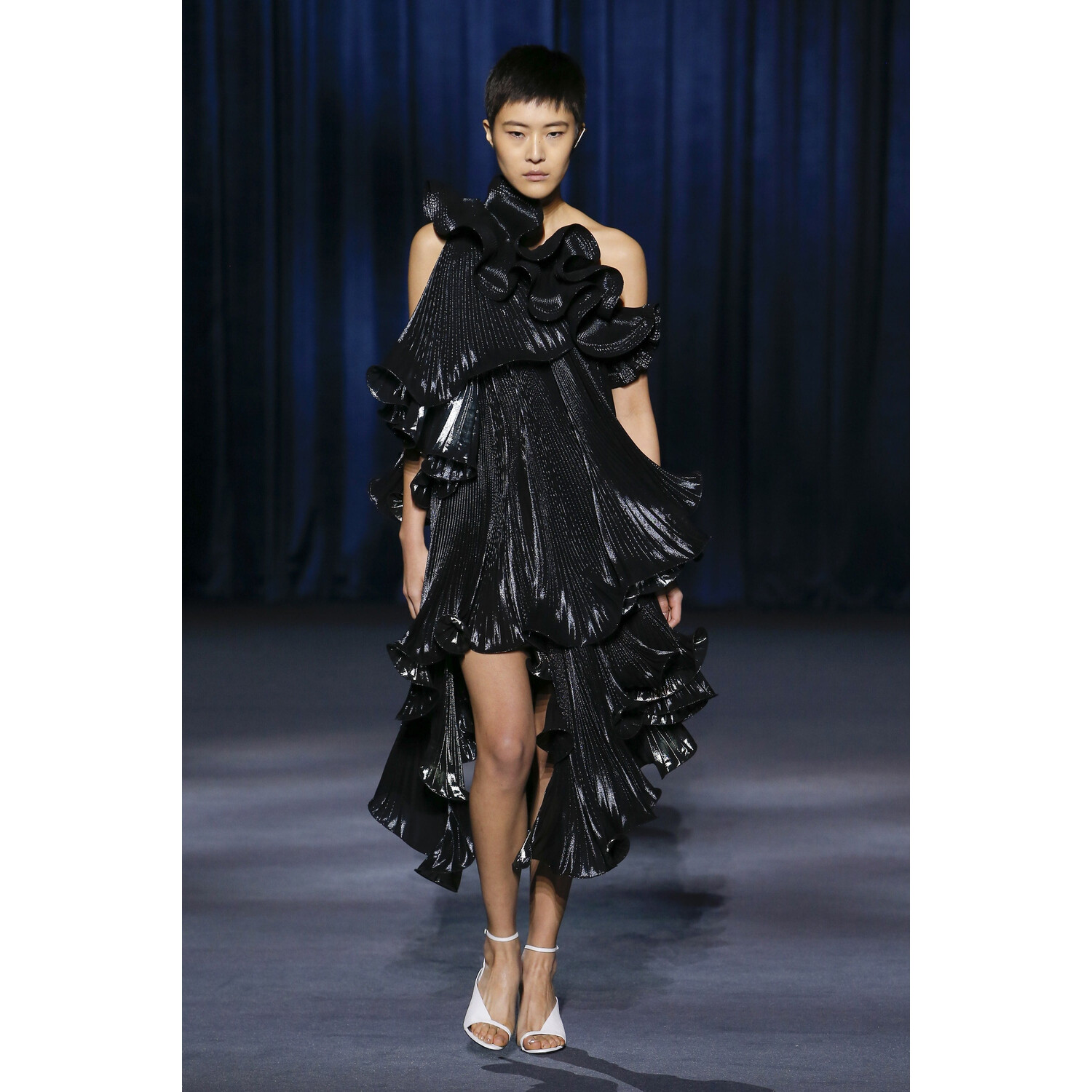 Фото Givenchy Fall 2018 Ready-to-Wear , Живанши осень зима 2018 , Fashion show , неделя моды в Париже , PFW , Mainstyles