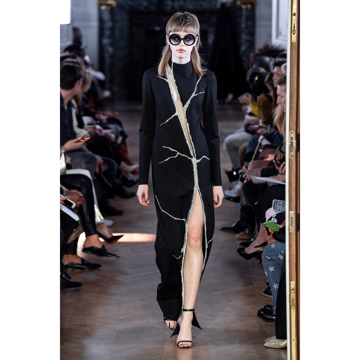 Фото Guy Laroche Fall 2019 Ready-to-Wear / Guy Laroche осень 2019 / Неделя моды: Париж