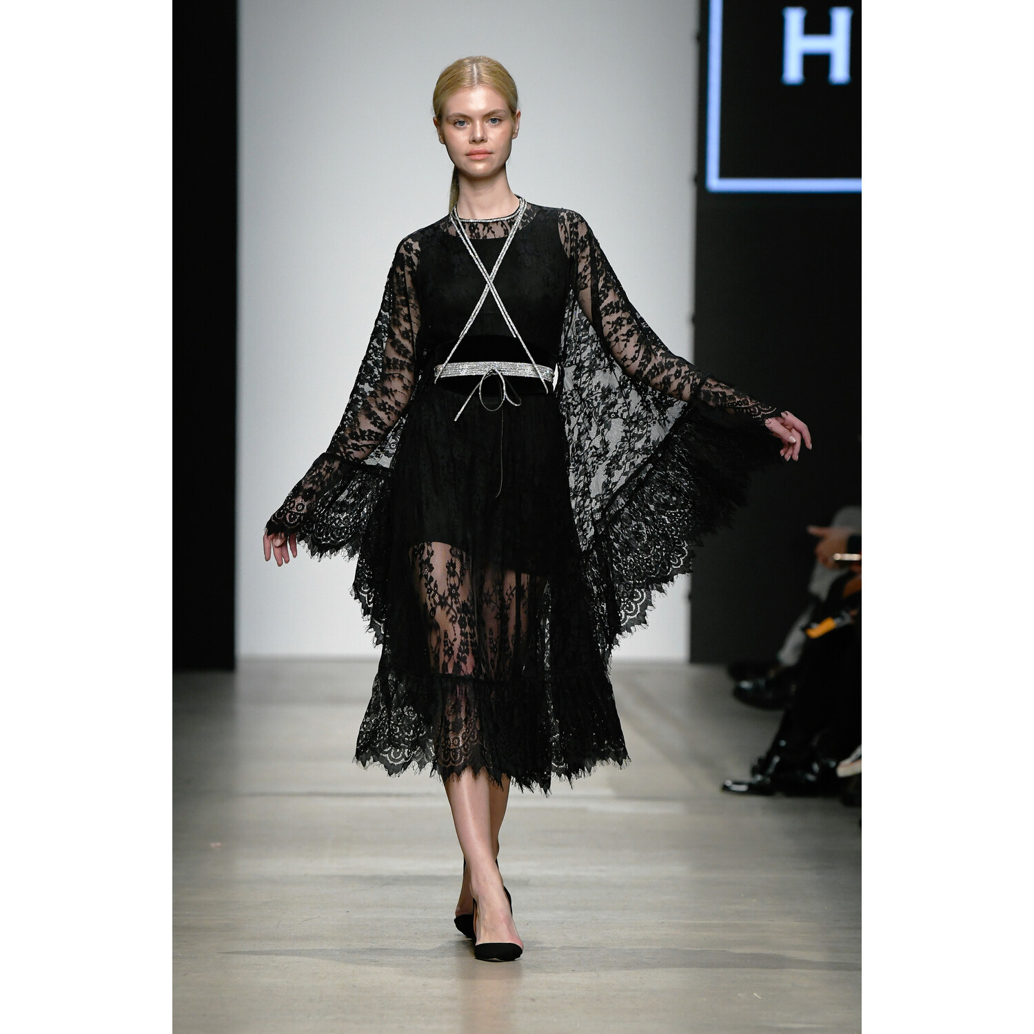 Фото Humariff Spring 2020 Couture Collection  /  Humariff Весна-лето 2019 / Неделя моды в Москве