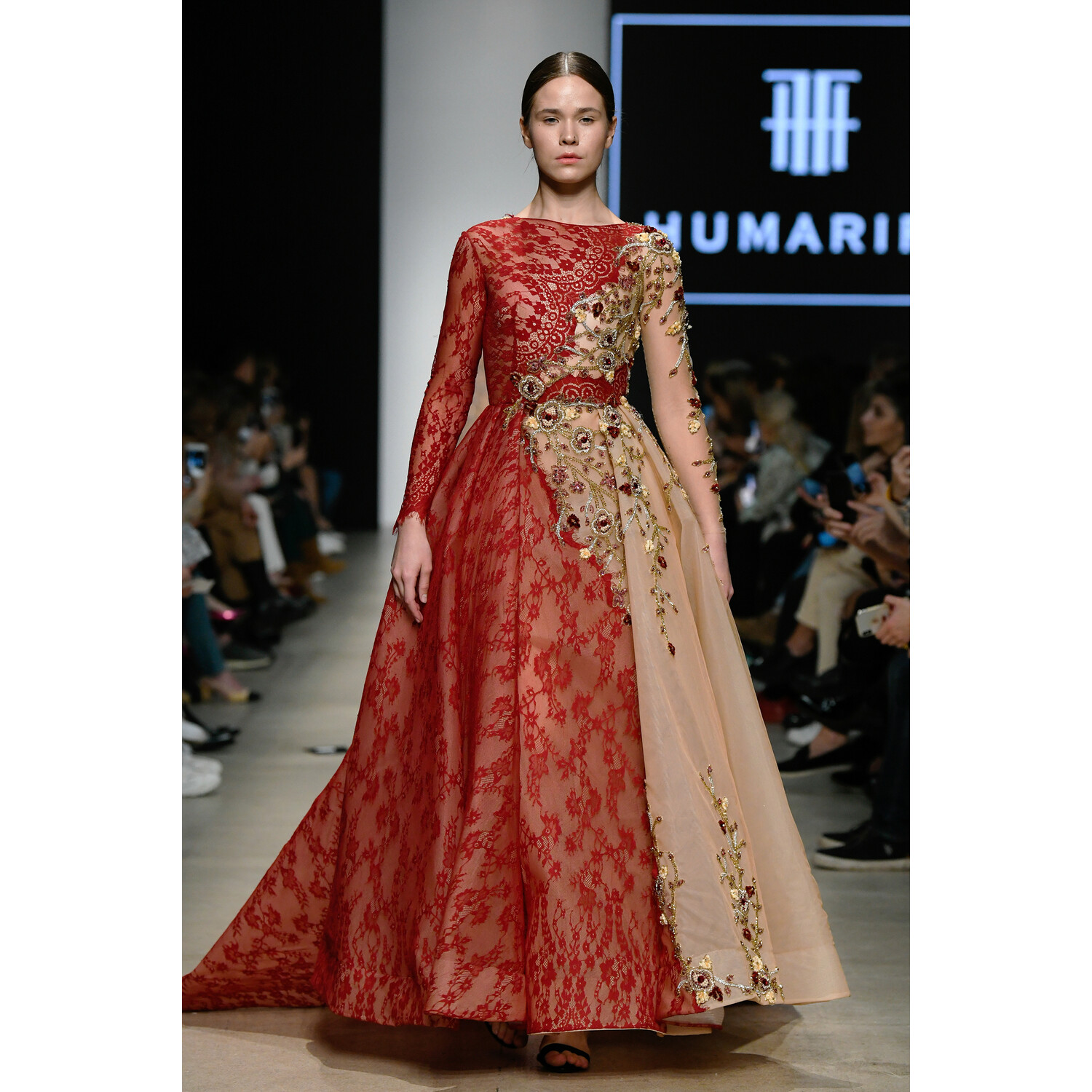 Фото Humariff Spring 2020 Couture Collection  /  Humariff Весна-лето 2019 / Неделя моды в Москве