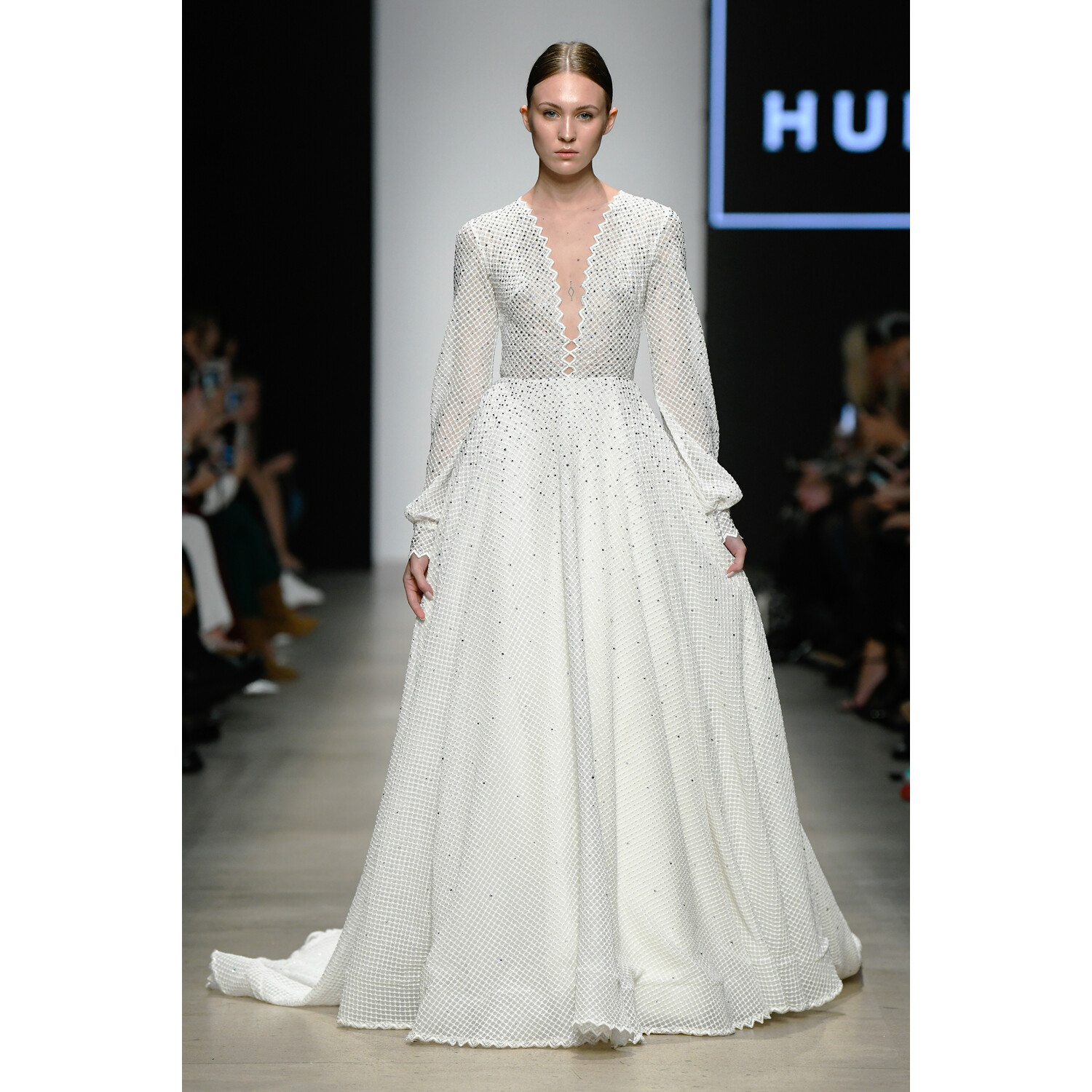 Фото Humariff Spring 2020 Couture Collection  /  Humariff Весна-лето 2019 / Неделя моды в Москве