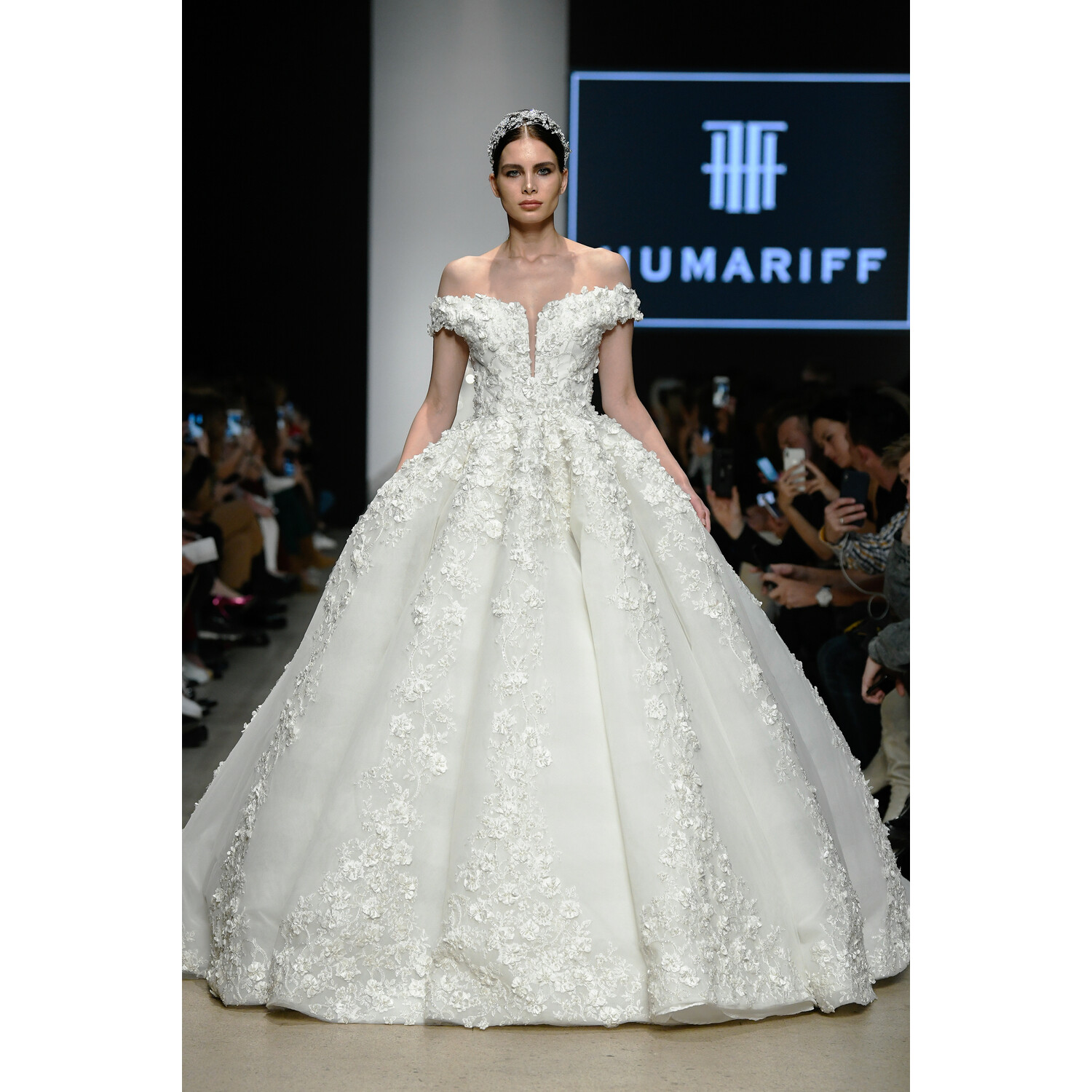 Фото Humariff Spring 2020 Couture Collection  /  Humariff Весна-лето 2019 / Неделя моды в Москве