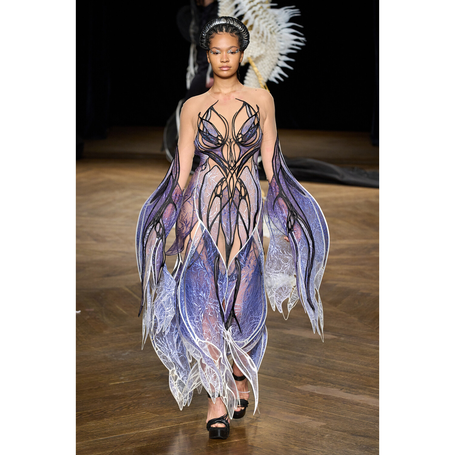 Фото Iris van Herpen Couture коллекция осень 2022 / Iris van Herpen Couture Fall 2022