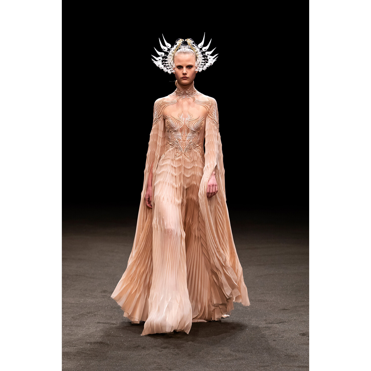Фото Iris van Herpen Spring Summer 2021 Couture / Iris van Herpen Couture весна-лето 2021