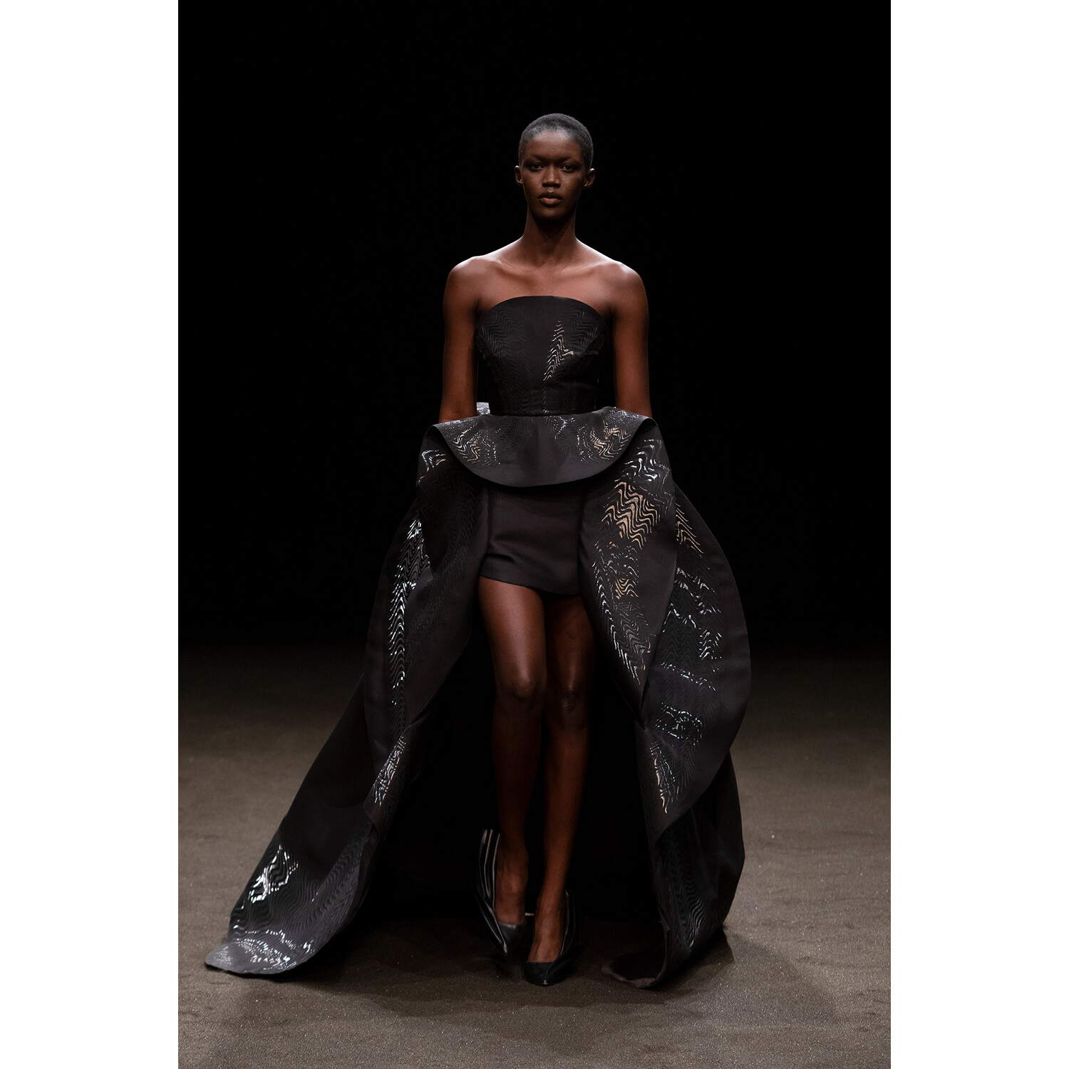 Фото Iris van Herpen Spring Summer 2021 Couture / Iris van Herpen Couture весна-лето 2021